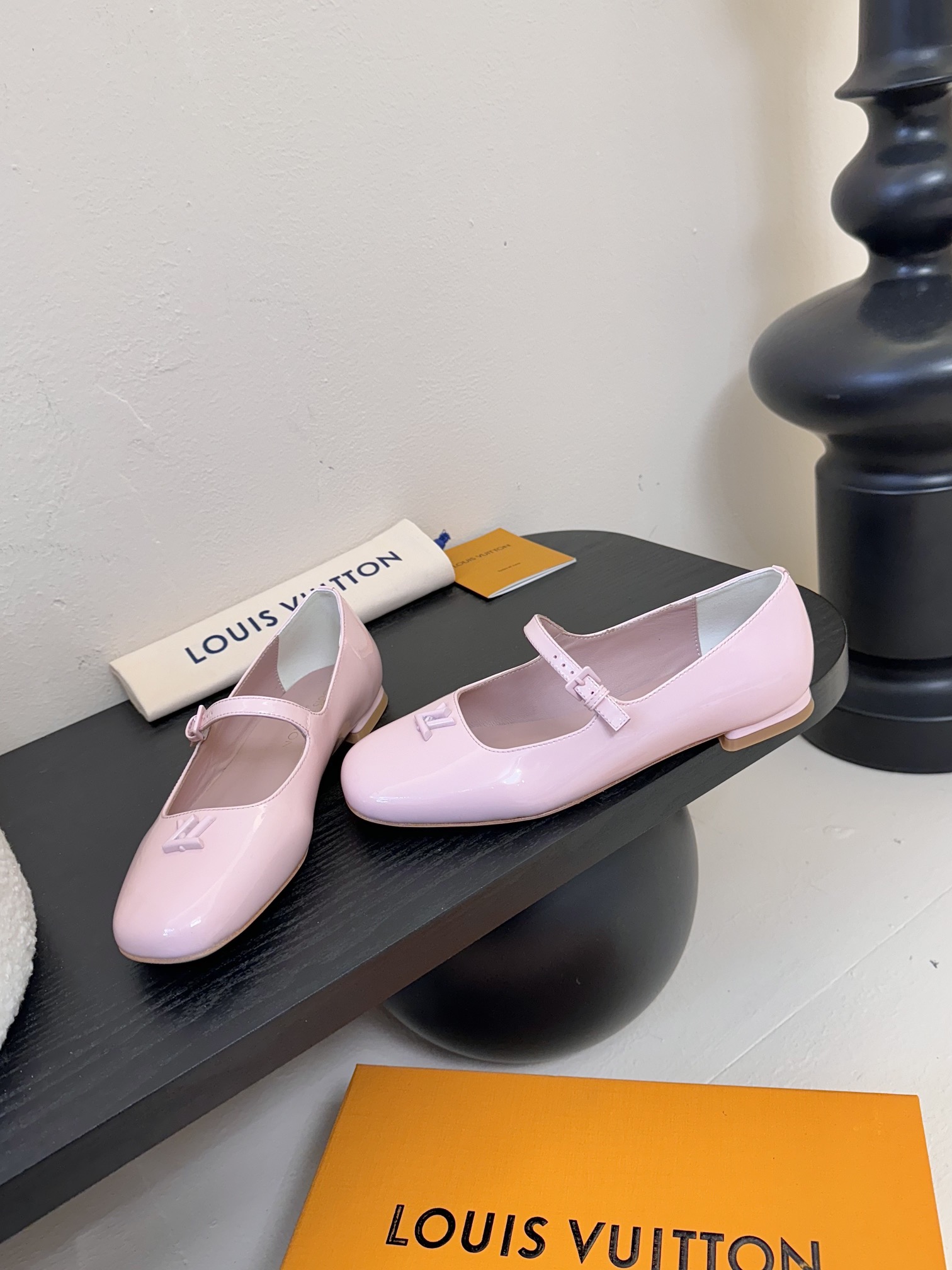 
Louis Vuitton LV Swing 高跟鞋🔥最火最新金属跟玛丽珍后空粗跟凉鞋字母标高跟单鞋
