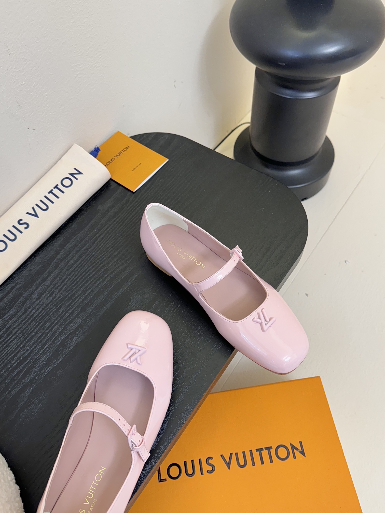 
Louis Vuitton LV Swing 高跟鞋🔥最火最新金属跟玛丽珍后空粗跟凉鞋字母标高跟单鞋
