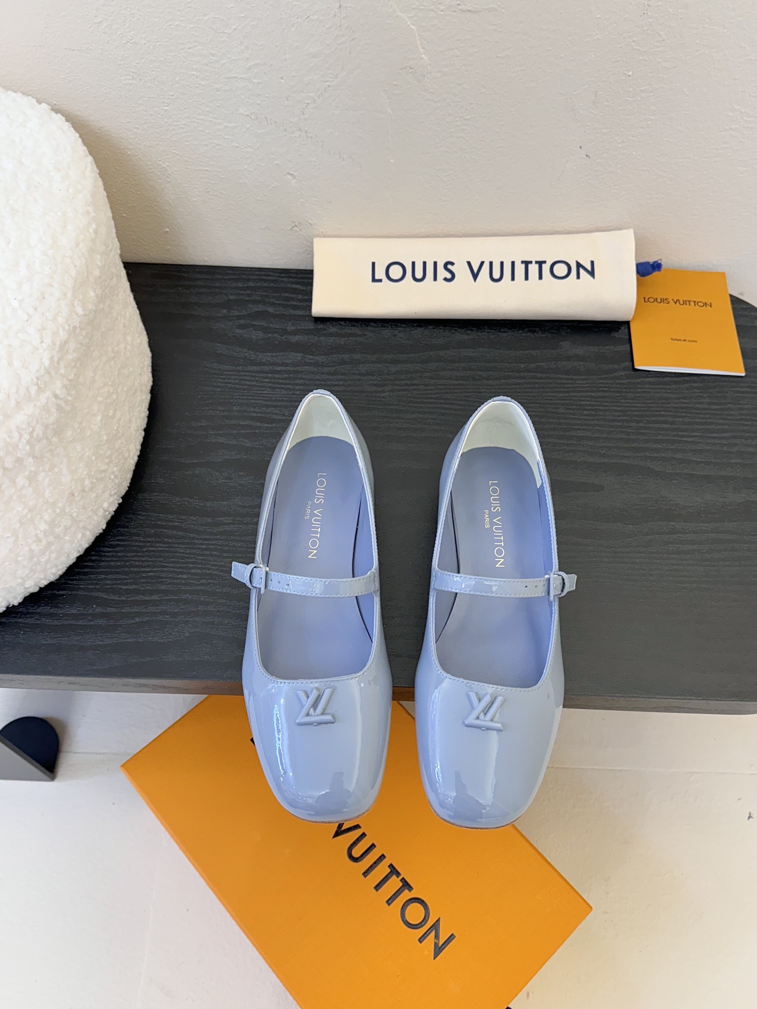 
Louis Vuitton LV Swing 高跟鞋🔥最火最新金属跟玛丽珍后空粗跟凉鞋字母标高跟单鞋
