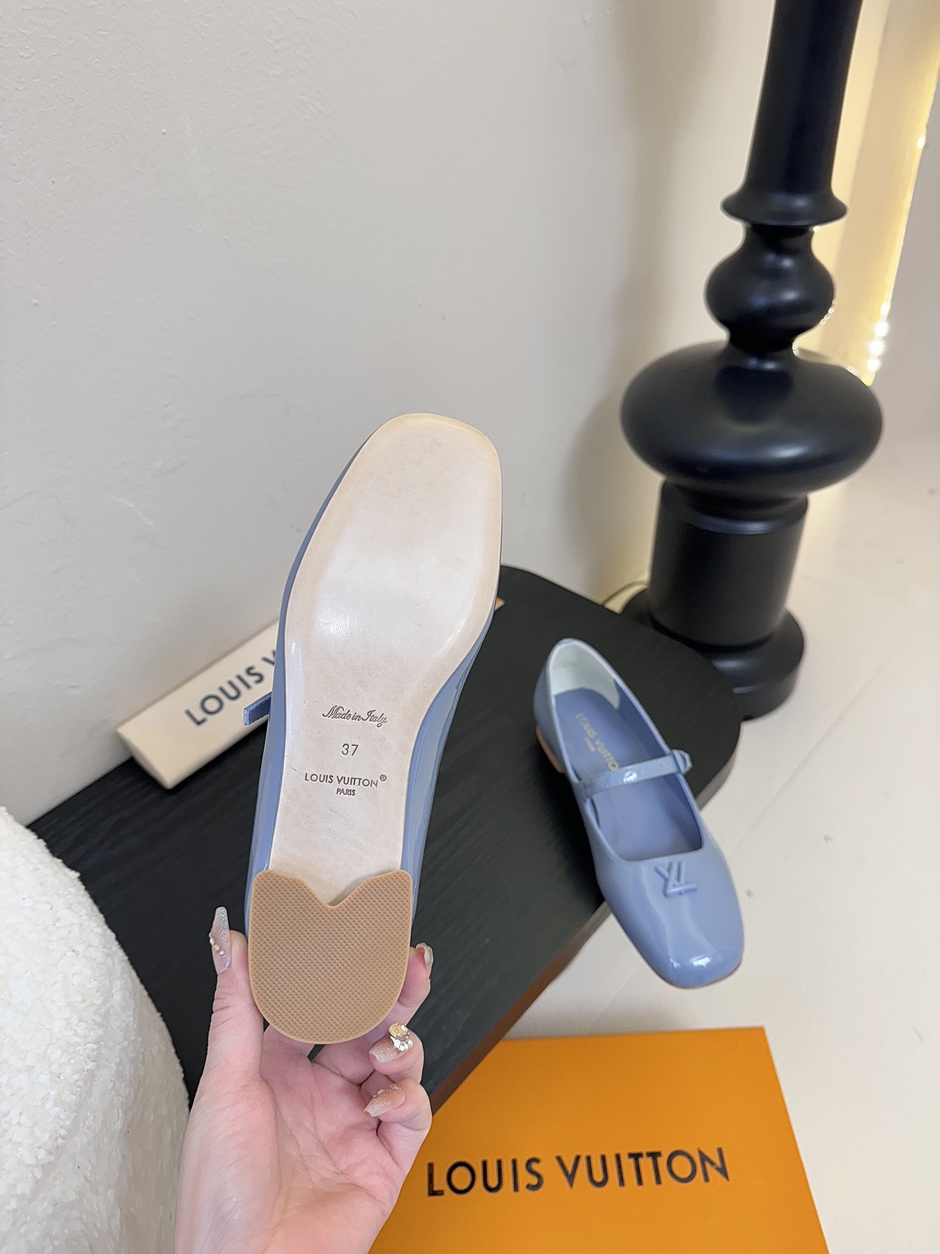 
Louis Vuitton LV Swing 高跟鞋🔥最火最新金属跟玛丽珍后空粗跟凉鞋字母标高跟单鞋
