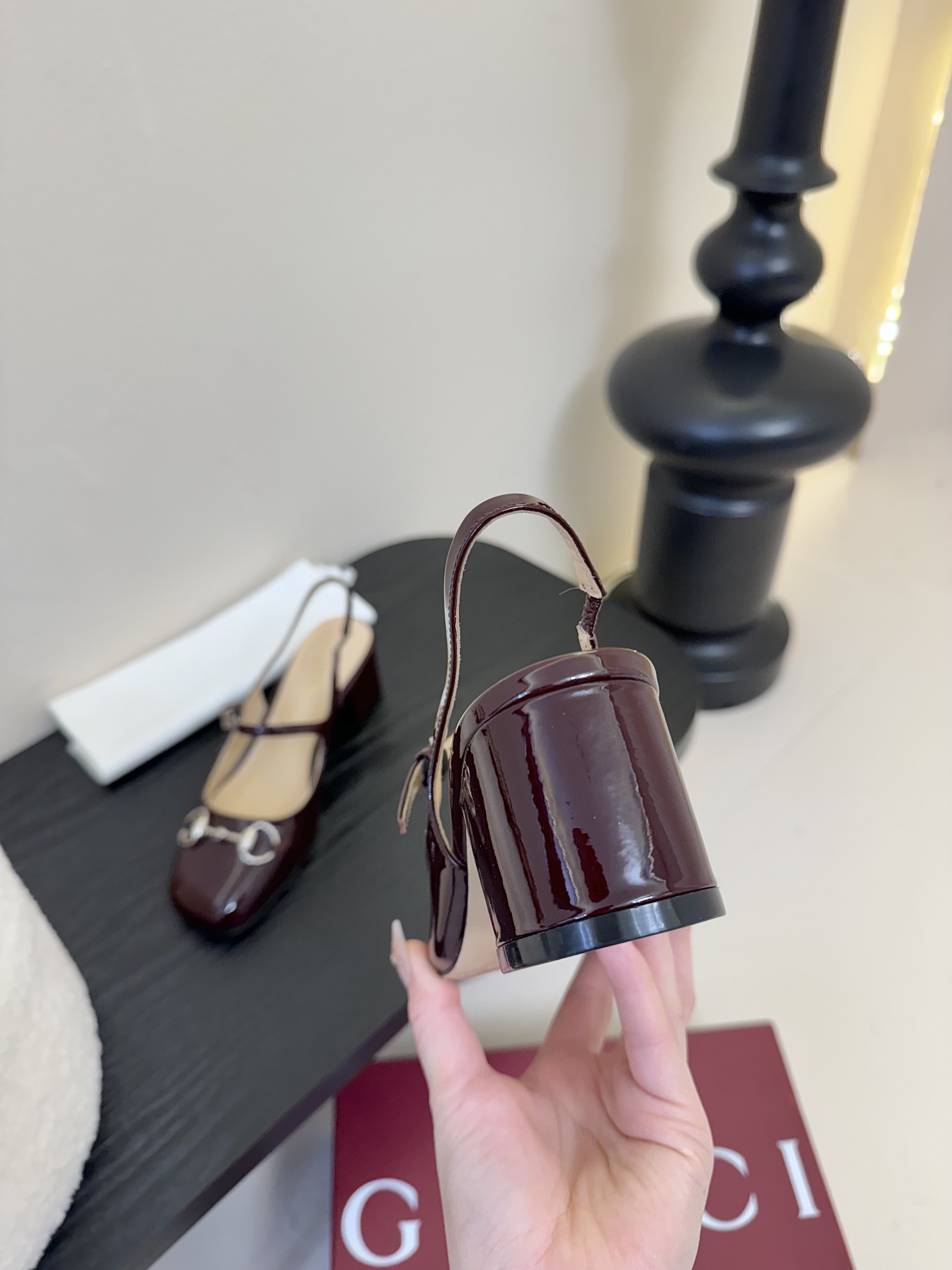 
G家新款
GUcc𝐢马衔扣后系带凉鞋🆕粗跟漆皮玛丽珍单鞋凉鞋
顶级版本、 原版11复制
鞋面：牛漆皮

