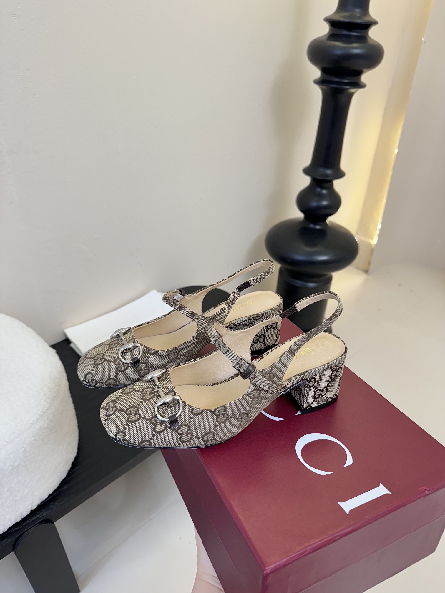 
G家新款
GUcc𝐢马衔扣后系带凉鞋🆕粗跟漆皮玛丽珍单鞋凉鞋
顶级版本、 原版11复制
鞋面：牛漆皮
