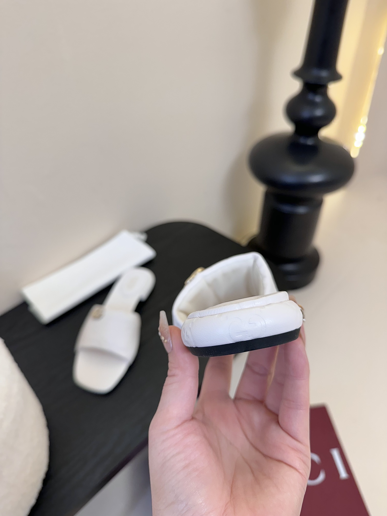 
Gucci 古驰顶级品质
面料：牛皮/字母
内里／垫脚牛皮
大底：原版意大利真皮底
码数：35-42（
