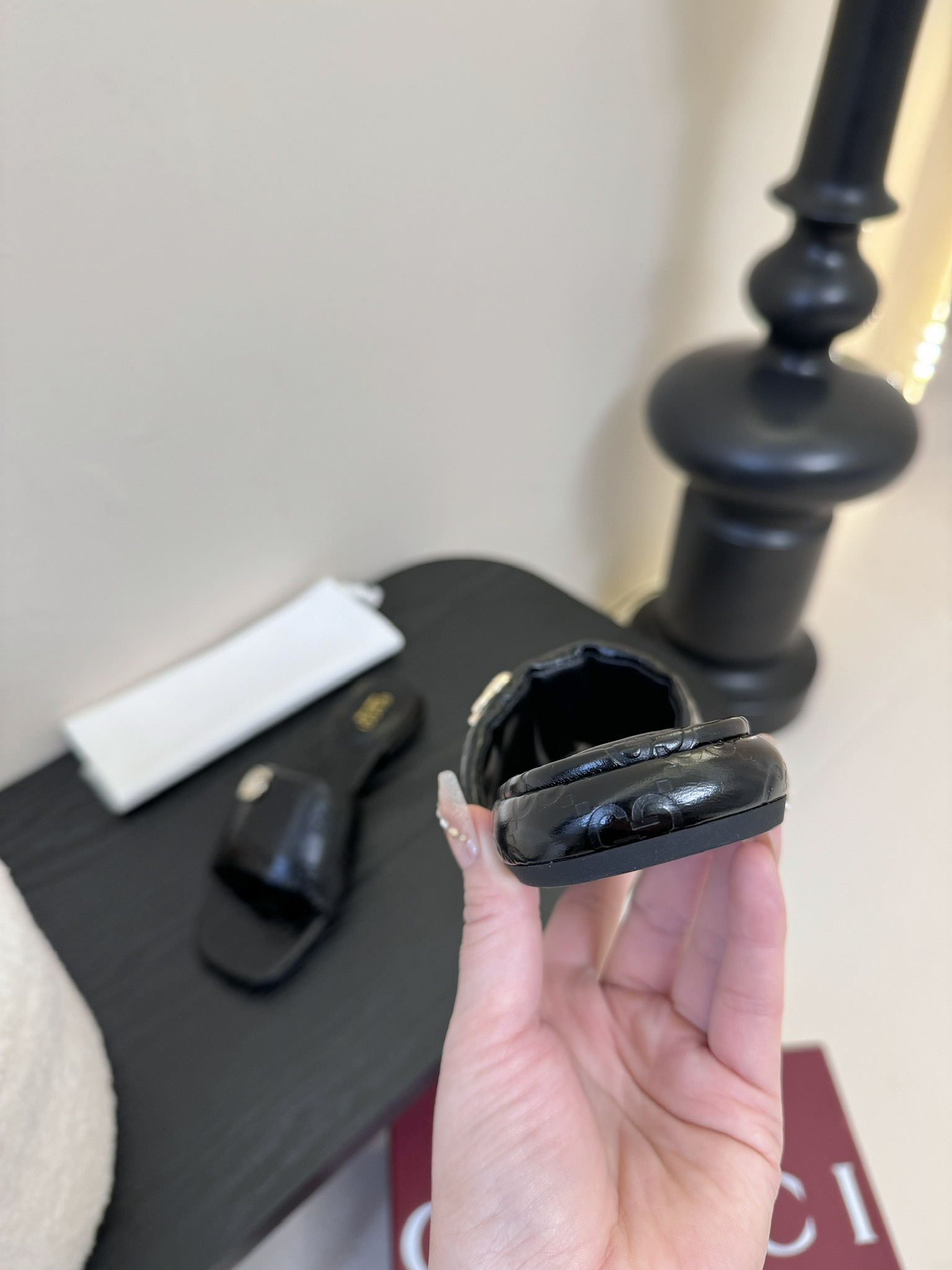 
Gucci 古驰顶级品质
面料：牛皮/字母
内里／垫脚牛皮
大底：原版意大利真皮底
码数：35-42（