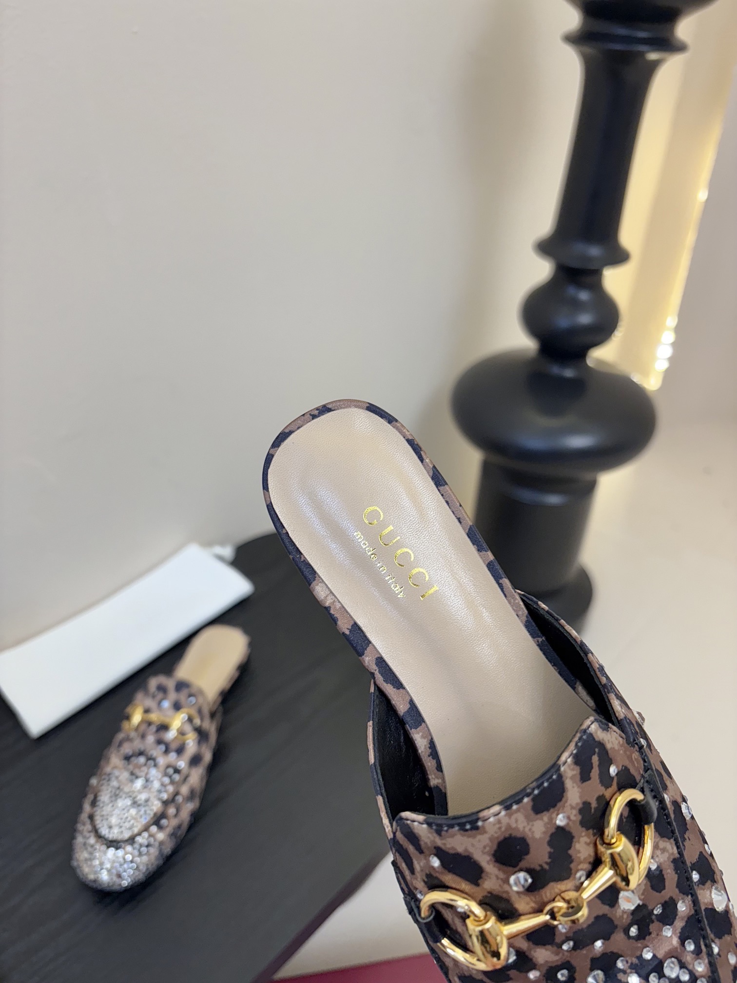 
Gucci 古驰顶级品质
面料：豹纹丝绸
内里／垫脚羊皮里
大底：原版意大利真皮底
码数：35-42（