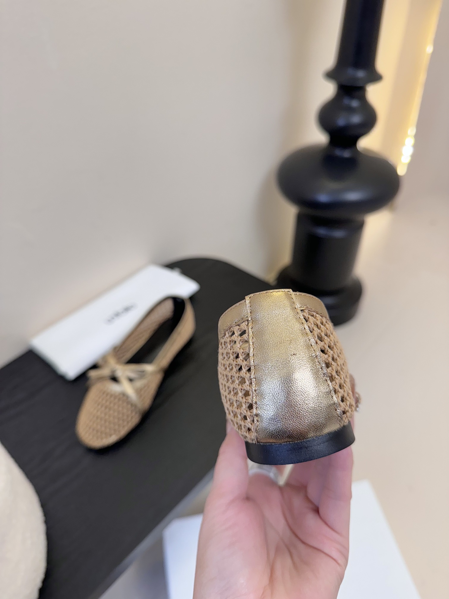 
unfolio 25ss春夏新品
镂空蝴蝶结玛丽珍鞋
度假风 老钱风满满～
质感 款式 舒适度都没得说