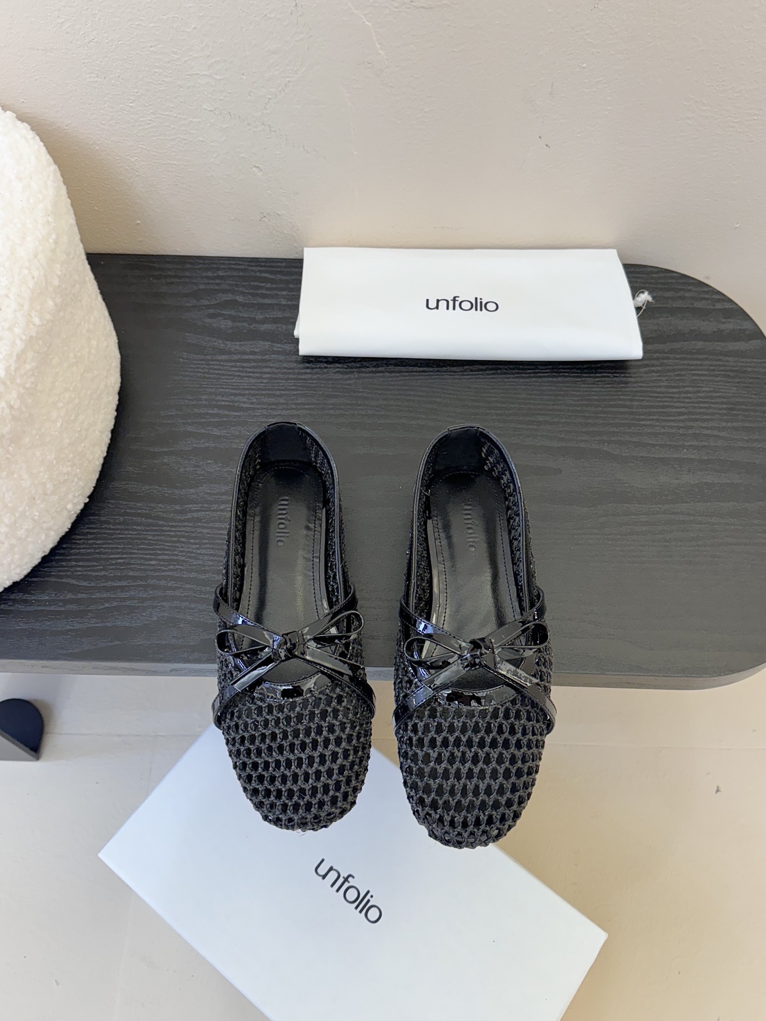 
unfolio 25ss春夏新品
镂空蝴蝶结玛丽珍鞋
度假风 老钱风满满～
质感 款式 舒适度都没得说