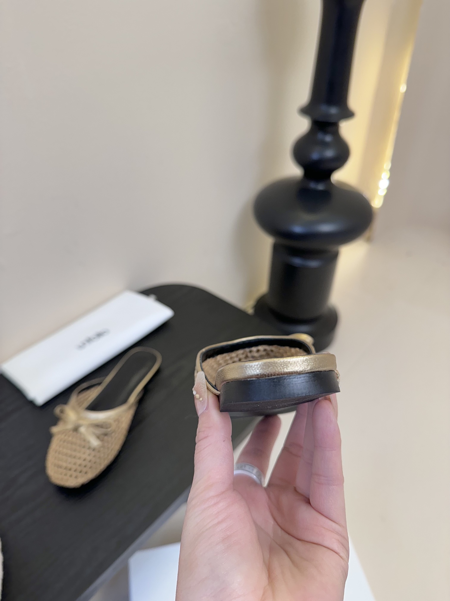 半托
unfolio 25ss春夏新品
镂空蝴蝶结玛丽珍鞋
度假风 老钱风满满～
质感 款式 舒适度都没