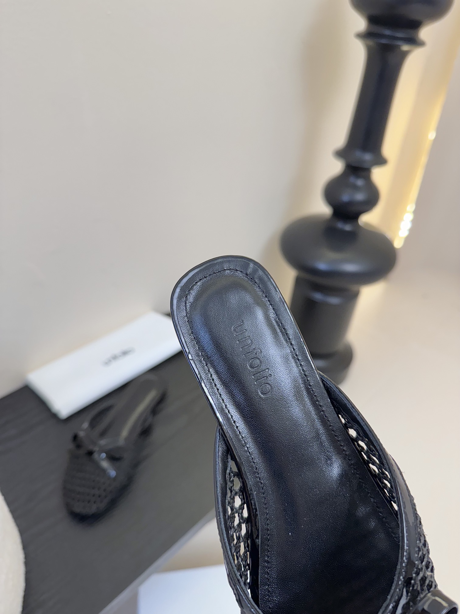 半托
unfolio 25ss春夏新品
镂空蝴蝶结玛丽珍鞋
度假风 老钱风满满～
质感 款式 舒适度都没
