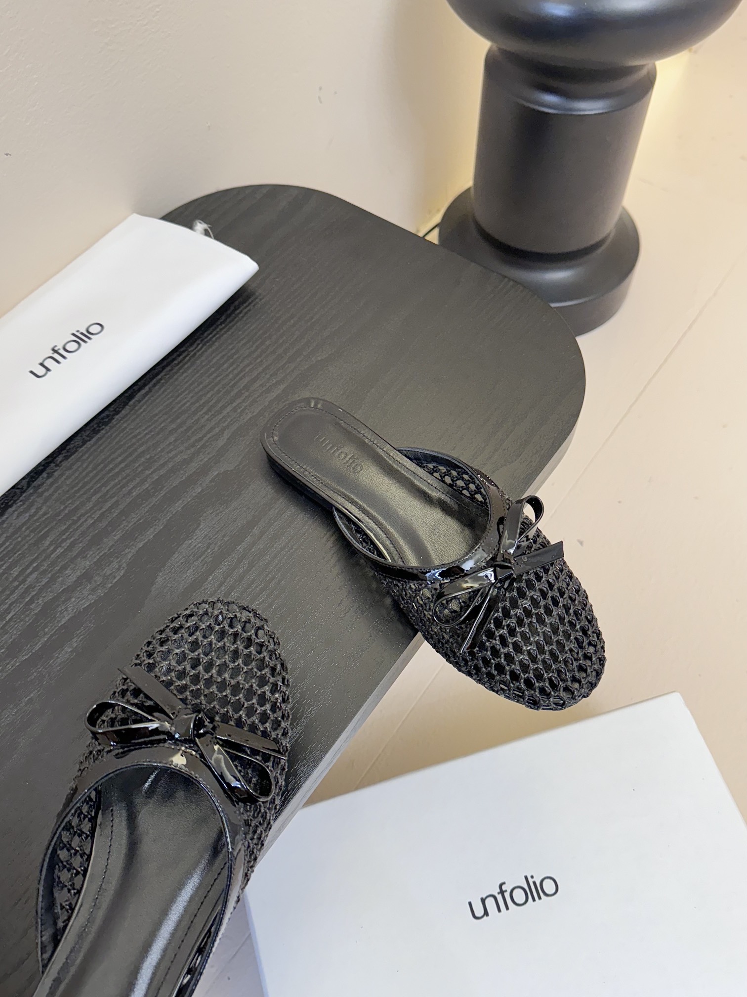半托
unfolio 25ss春夏新品
镂空蝴蝶结玛丽珍鞋
度假风 老钱风满满～
质感 款式 舒适度都没