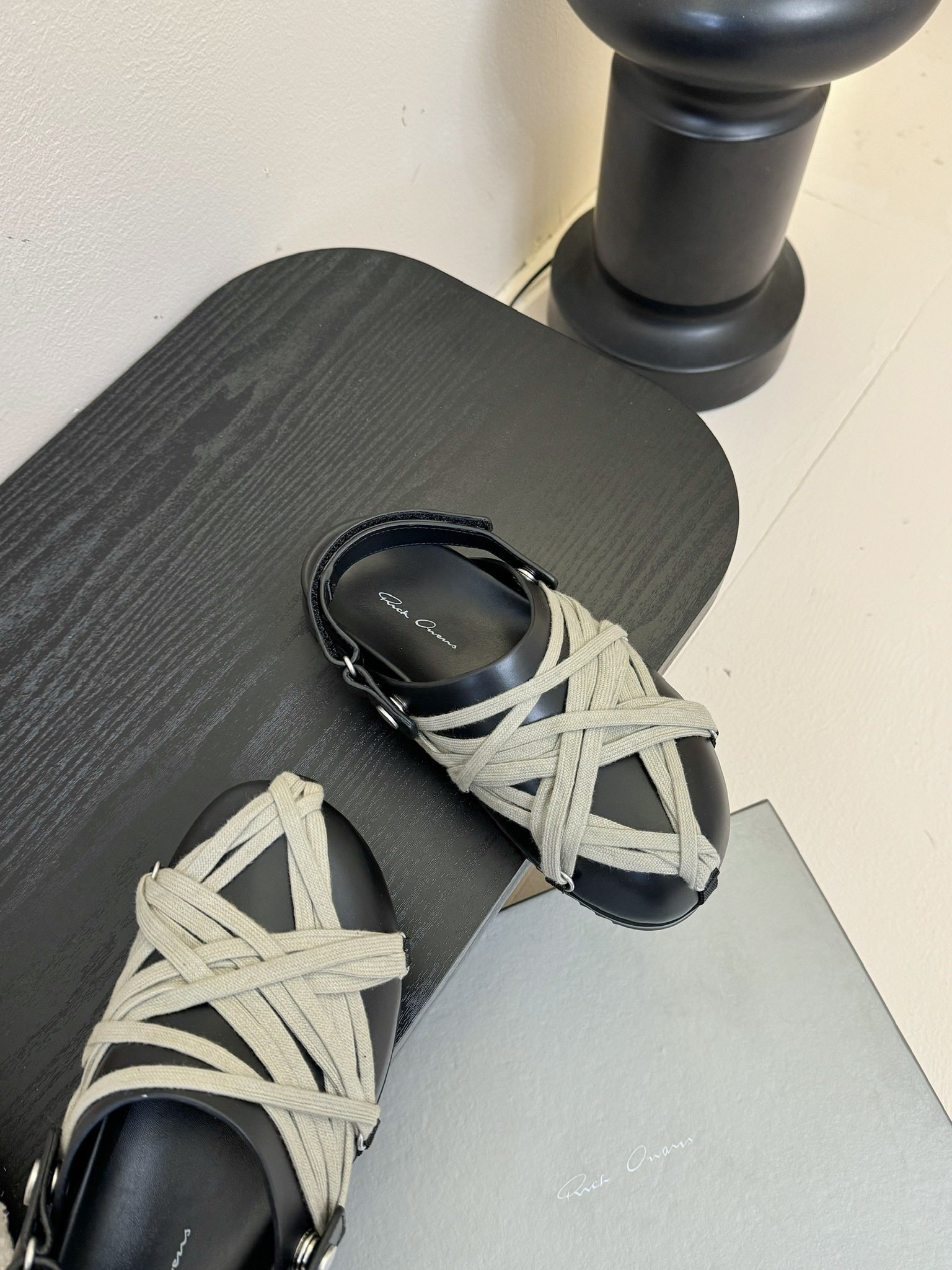 
Rick Owens25ss情侣款弧形勃肯半拖系列
Megalace mule granola
暗黑先