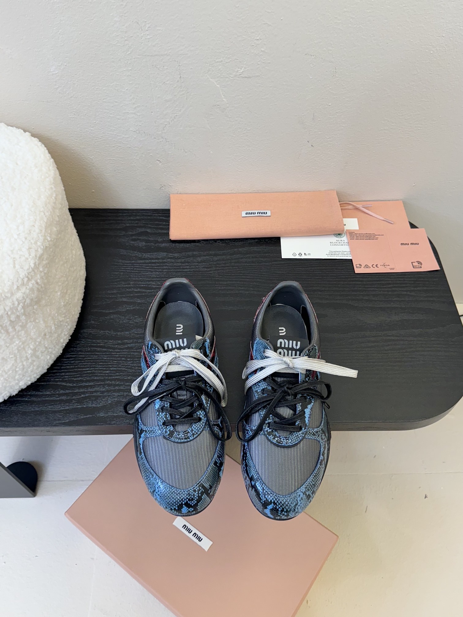 
Miu Mi* 𝟐𝟓𝐀𝐖春夏新品

代购级别  我是细节控 面料对版zp单薄清透   区别于市场不对版