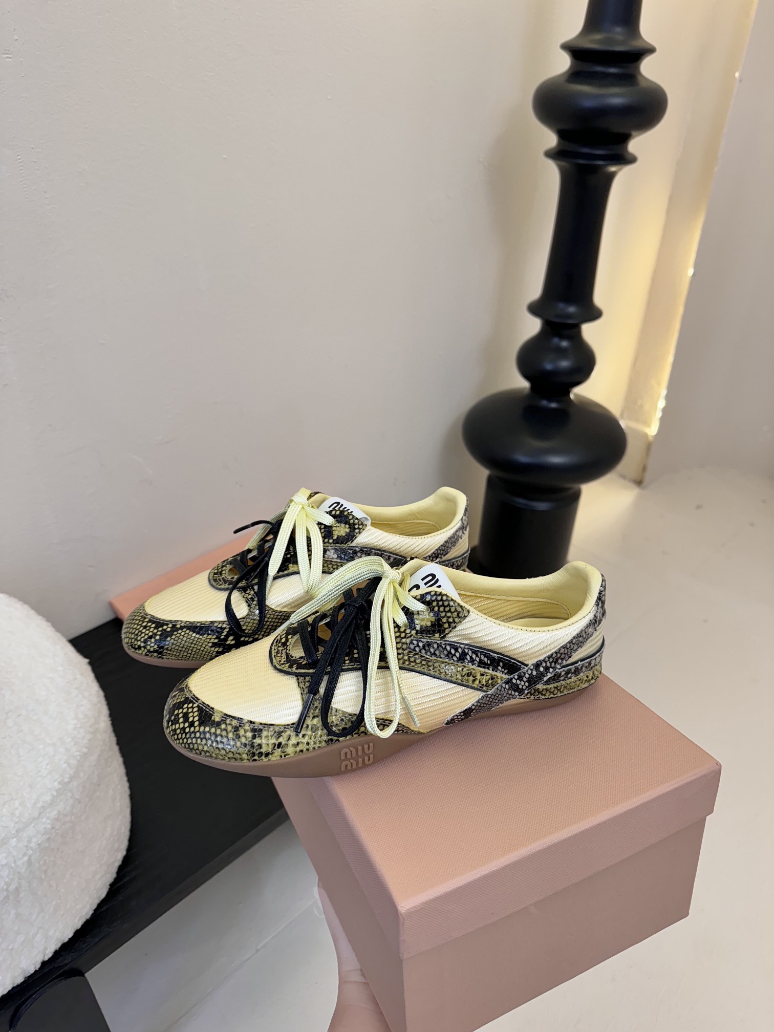 
Miu Mi* 𝟐𝟓𝐀𝐖春夏新品

代购级别  我是细节控 面料对版zp单薄清透   区别于市场不对版