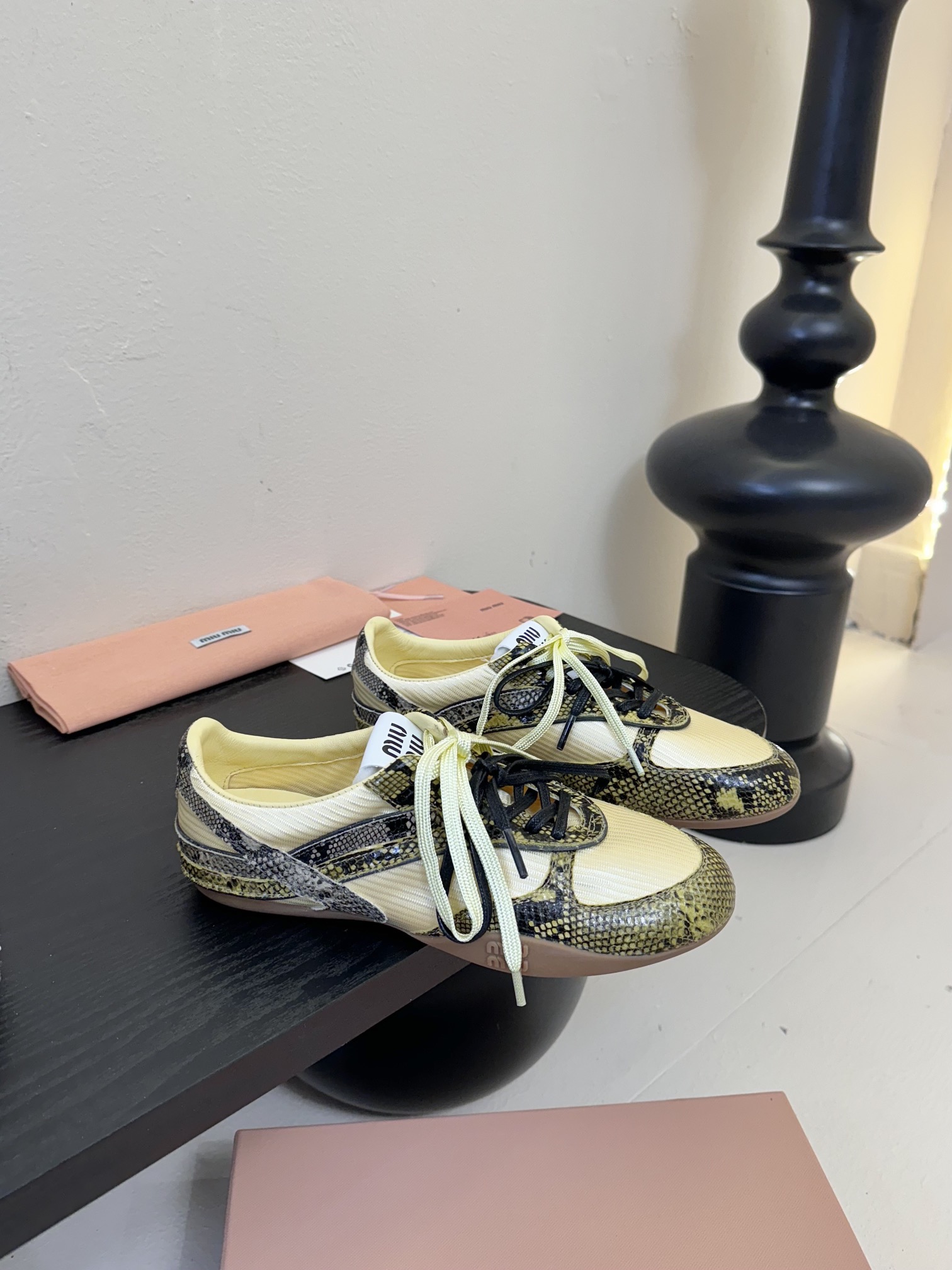 
Miu Mi* 𝟐𝟓𝐀𝐖春夏新品

代购级别  我是细节控 面料对版zp单薄清透   区别于市场不对版