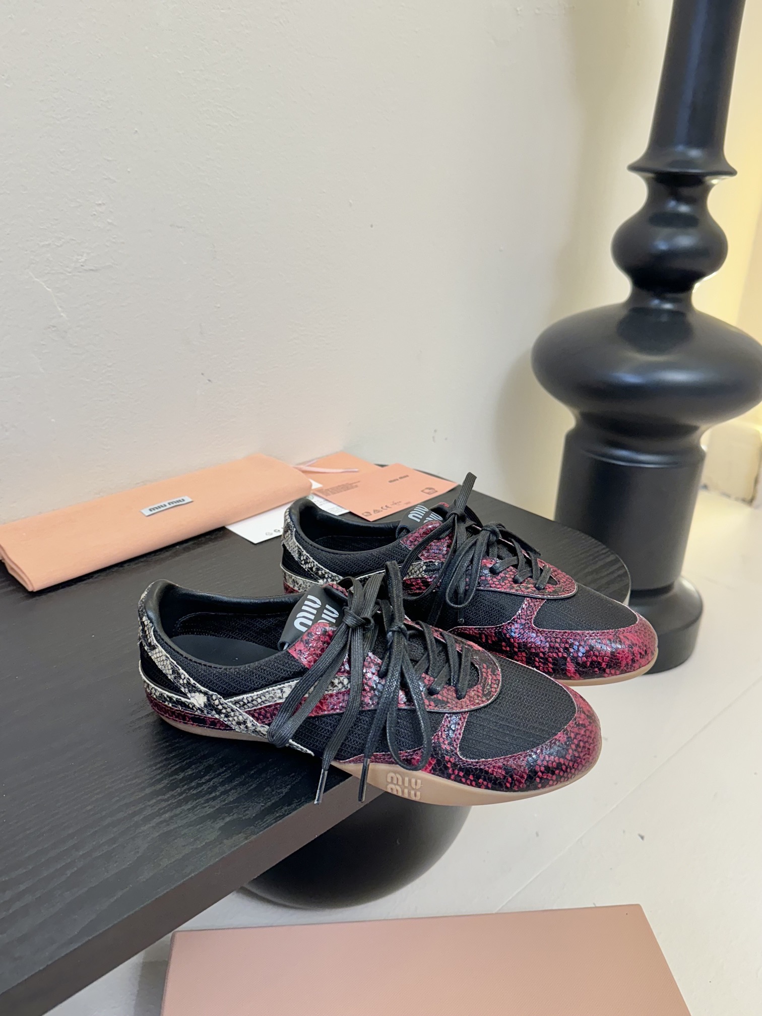 
Miu Mi* 𝟐𝟓𝐀𝐖春夏新品

代购级别  我是细节控 面料对版zp单薄清透   区别于市场不对版