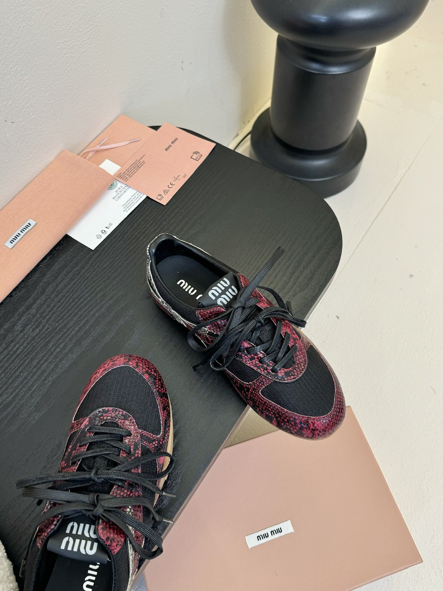 
Miu Mi* 𝟐𝟓𝐀𝐖春夏新品

代购级别  我是细节控 面料对版zp单薄清透   区别于市场不对版