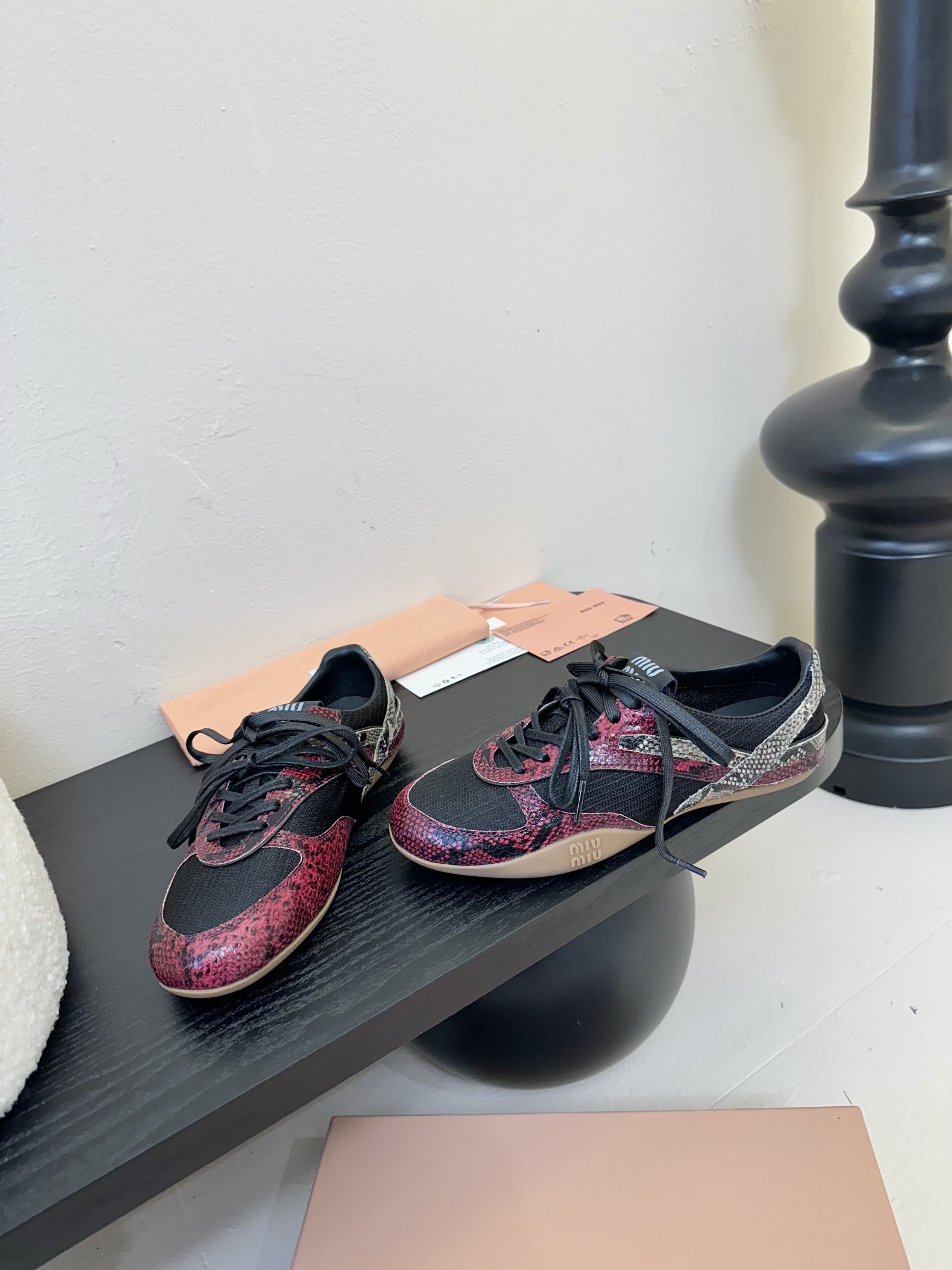 
Miu Mi* 𝟐𝟓𝐀𝐖春夏新品

代购级别  我是细节控 面料对版zp单薄清透   区别于市场不对版