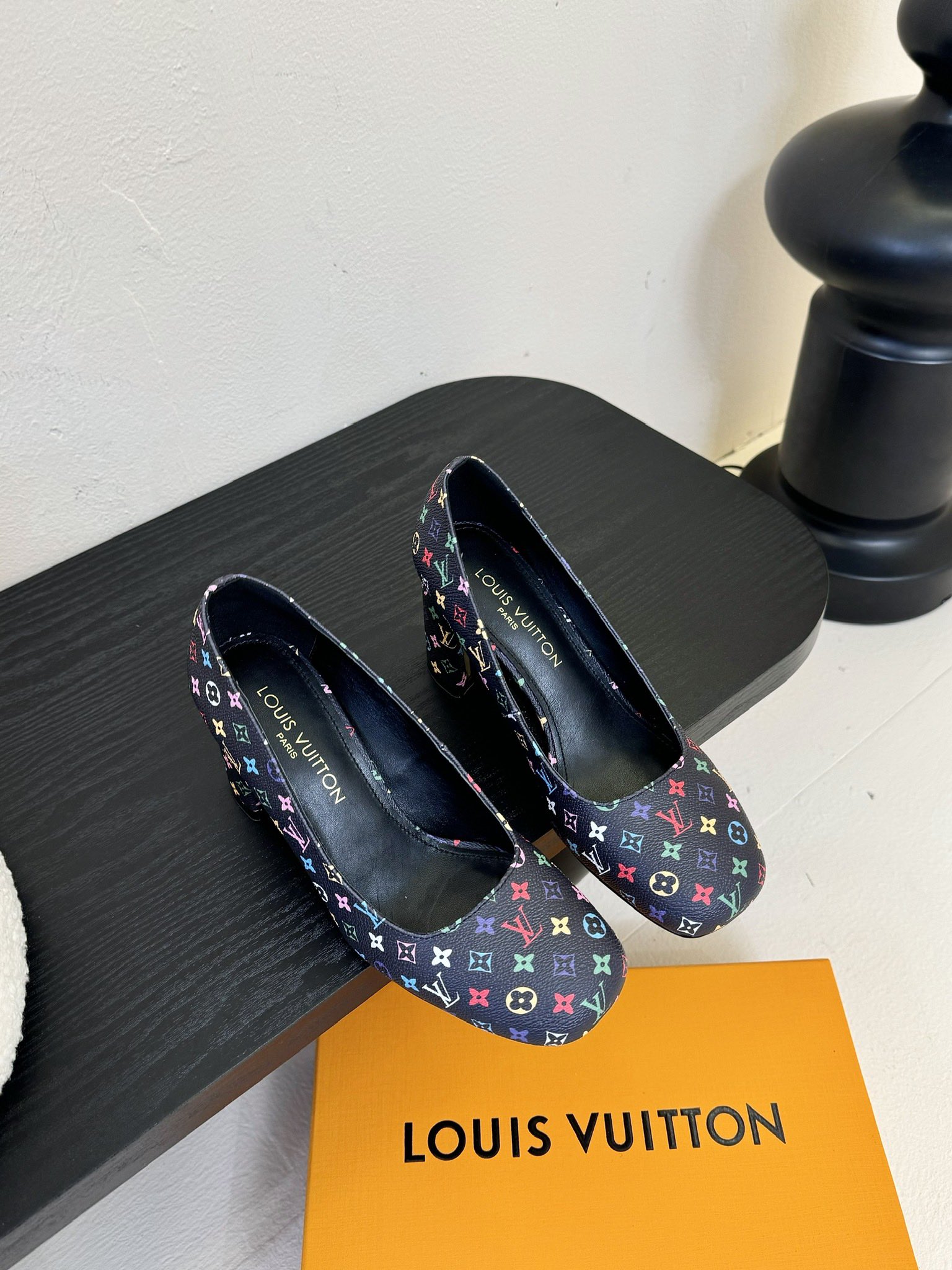 
Louis Vuitton LV Swing 高跟鞋🔥最火最新金属跟玛丽珍后空粗跟凉鞋字母标高跟单鞋
