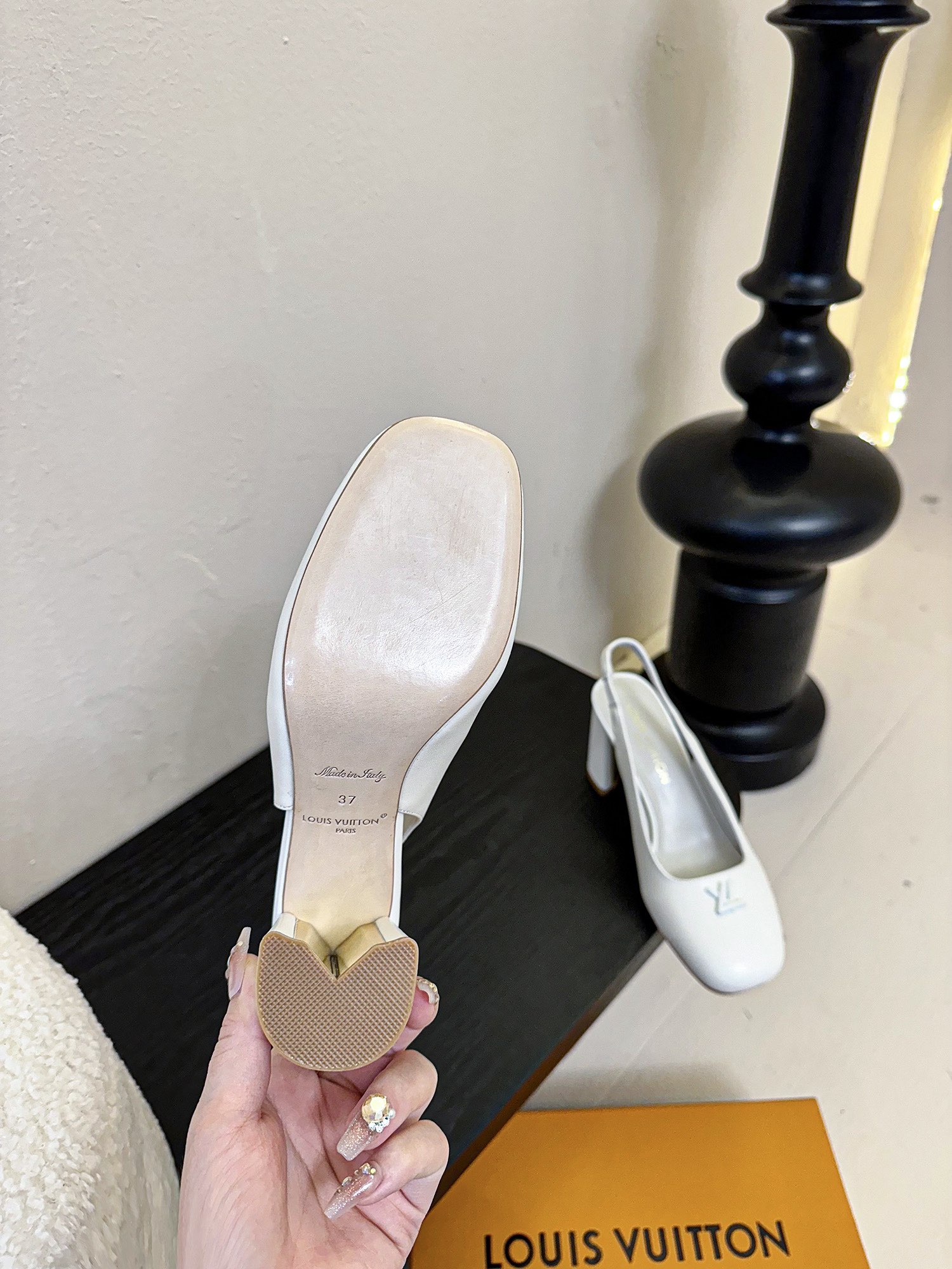 
Louis Vuitton LV Swing 高跟鞋🔥最火最新金属跟玛丽珍后空粗跟凉鞋字母标高跟单鞋
