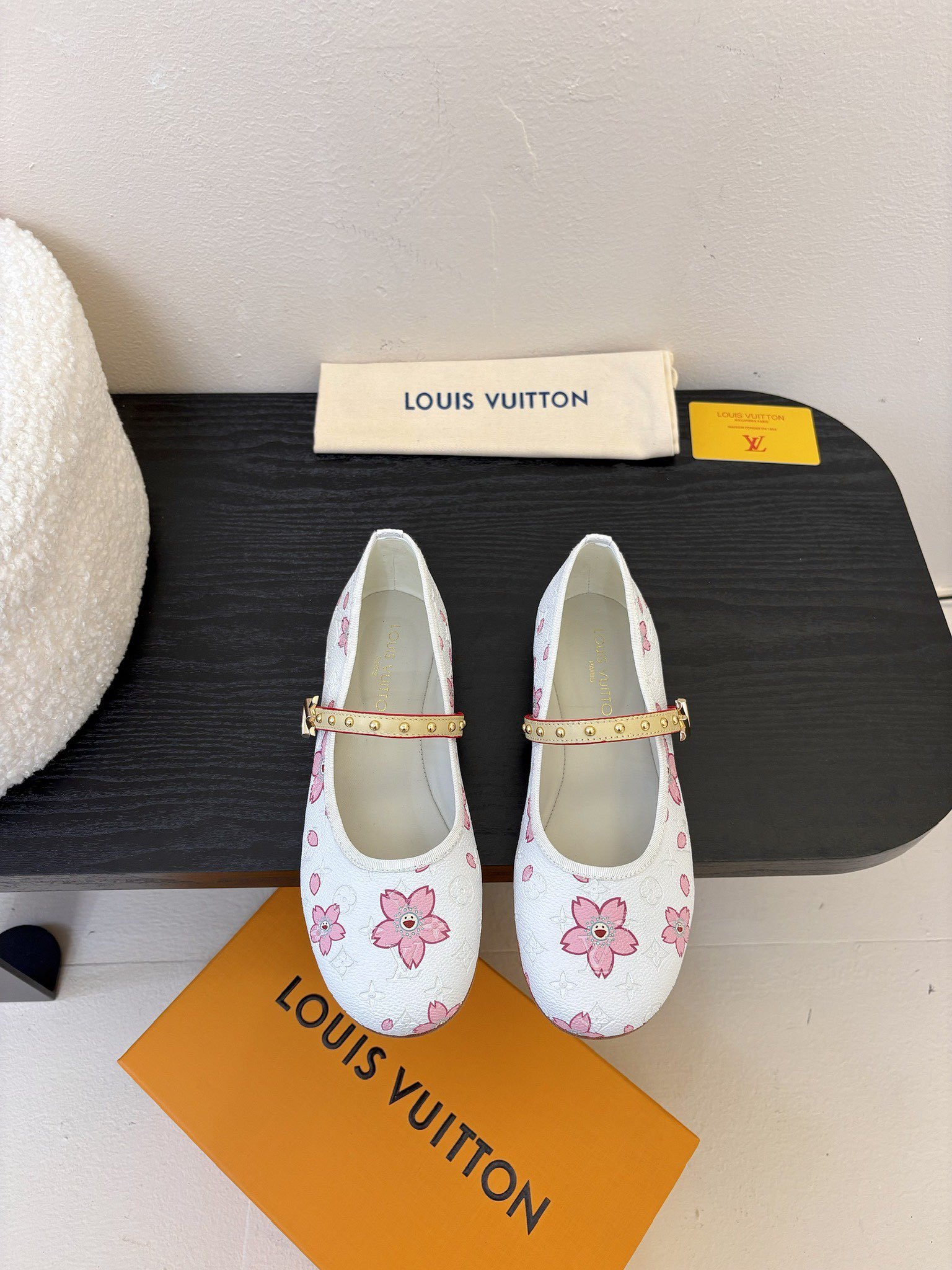 Louis Vuitton LV Swing ้ซ่ท้๐ฅๆ็ซๆๆฐ้ๅฑ่ท็ไธฝ็ๅ็ฉบ็ฒ่ทๅ้ๅญๆฏๆ ้ซ่ทๅ้