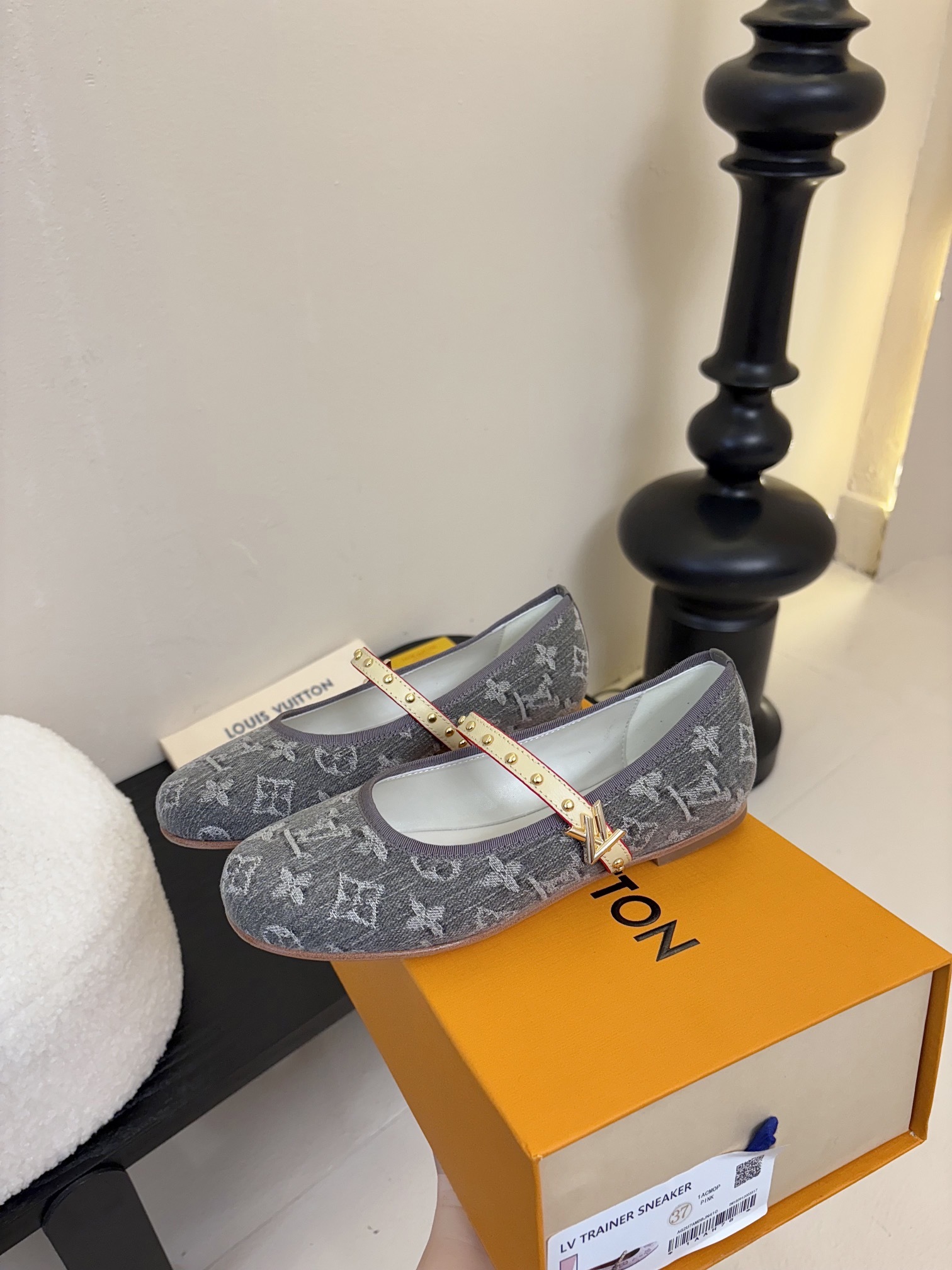 Louis Vuitton LV Swing ้ซ่ท้๐ฅๆ็ซๆๆฐ้ๅฑ่ท็ไธฝ็ๅ็ฉบ็ฒ่ทๅ้ๅญๆฏๆ ้ซ่ทๅ้