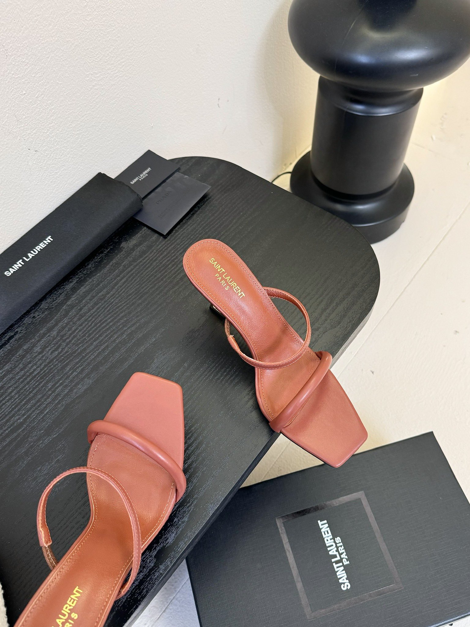 
Saint Laurent / 圣罗兰坡跟鱼嘴凉鞋Lee金属钻链条尖头高跟鞋YSL姐姐的美丽尤物高跟鞋