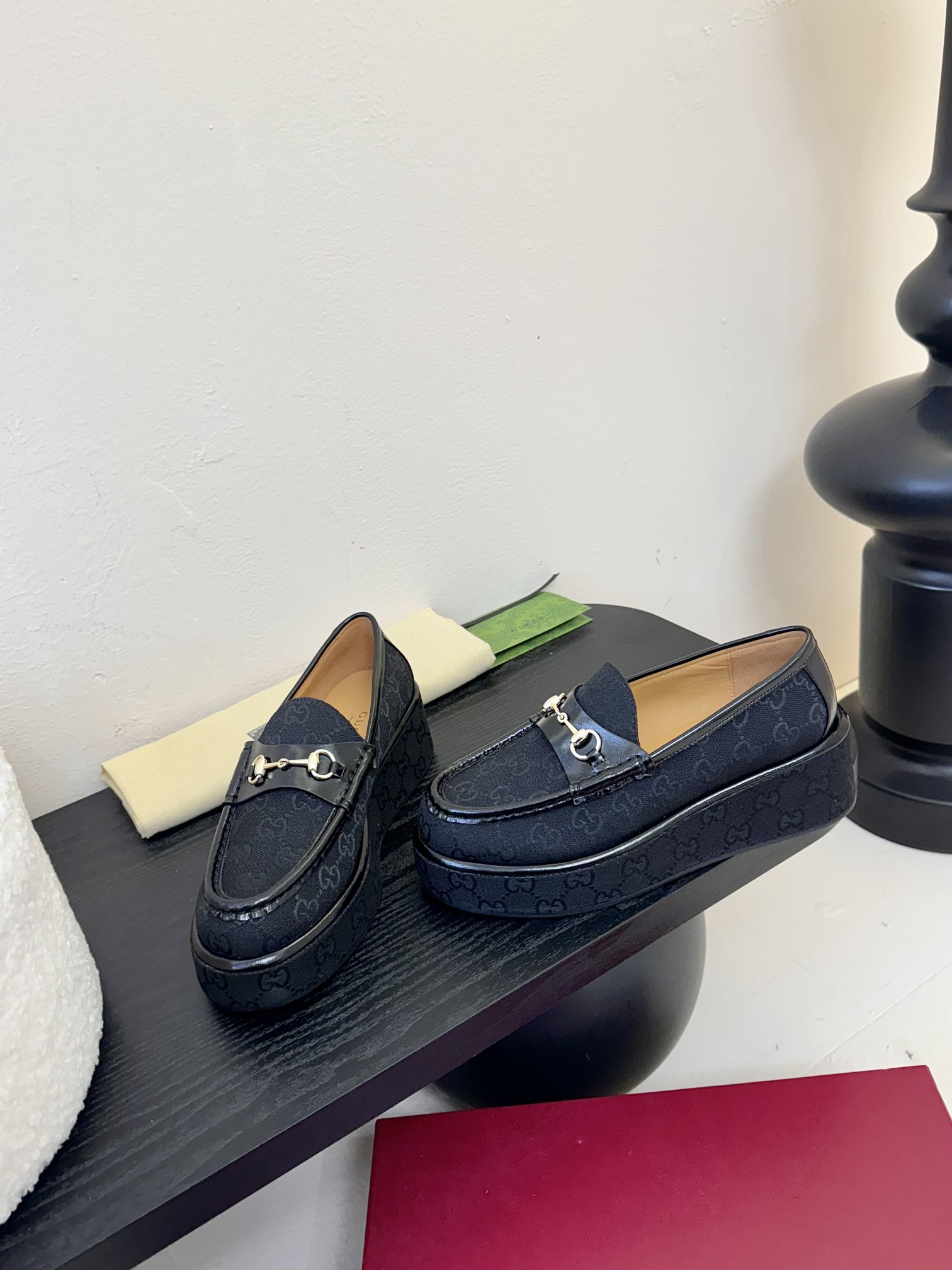 
GUCCI·古驰 2025ss新款 G家老花厚底坡跟马衔扣一脚蹬乐福鞋休闲单鞋

顶级版本🔝原版购入开