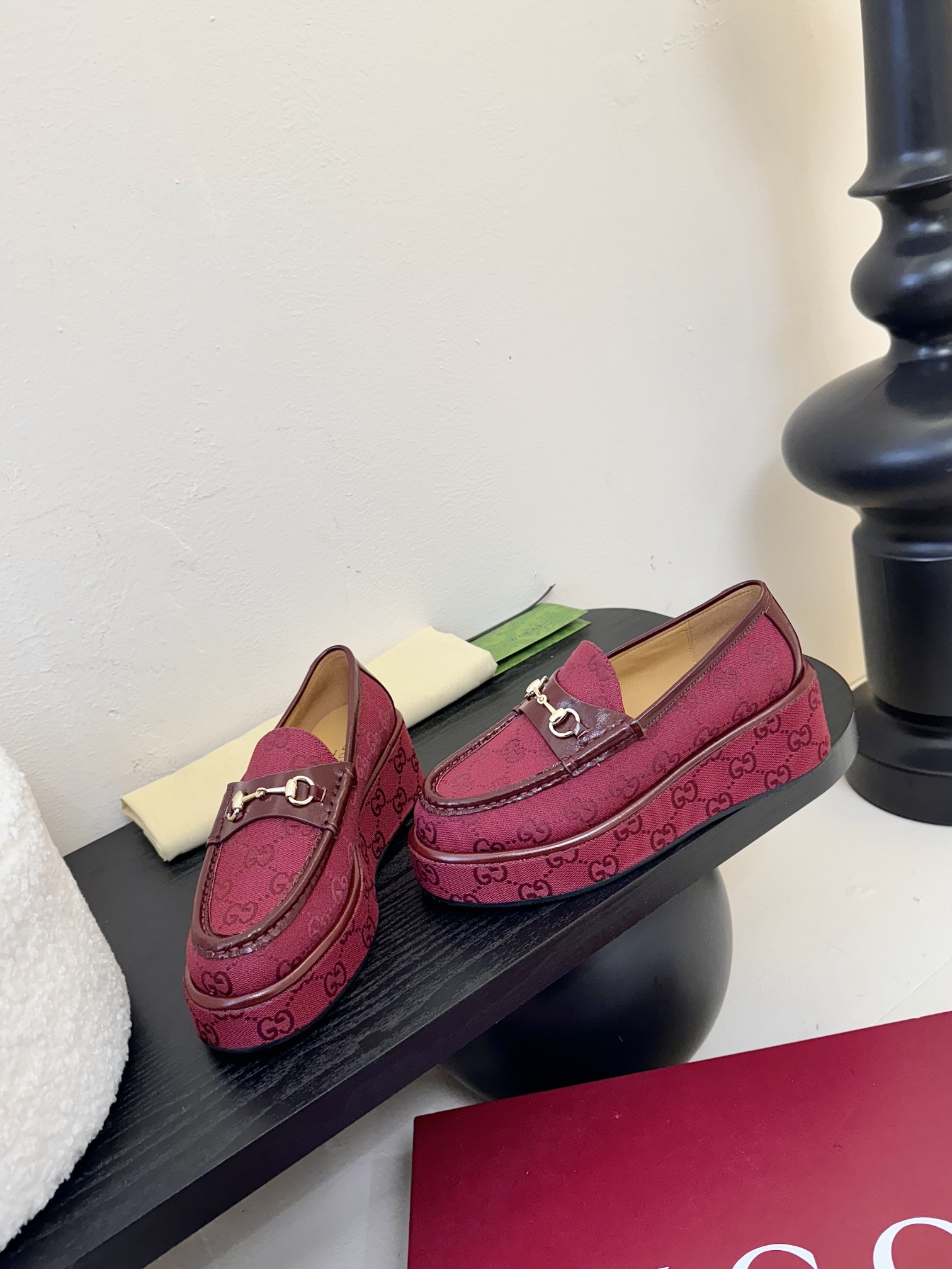 
GUCCI·古驰 2025ss新款 G家老花厚底坡跟马衔扣一脚蹬乐福鞋休闲单鞋

顶级版本🔝原版购入开