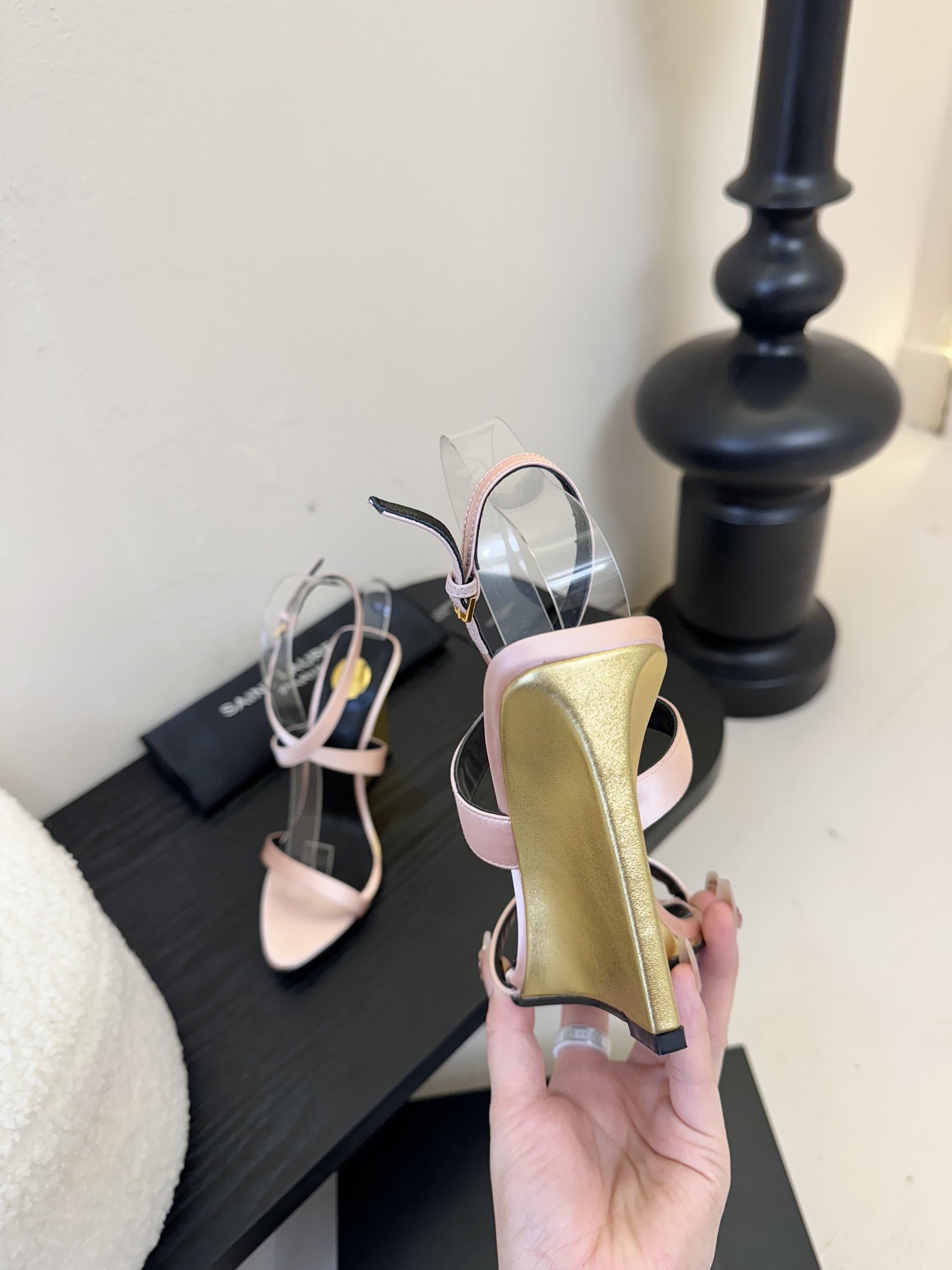 
Saint Laurent / 圣罗兰Lee金属钻链条尖头高跟鞋YSL姐姐的美丽尤物高跟鞋 又是人间圣