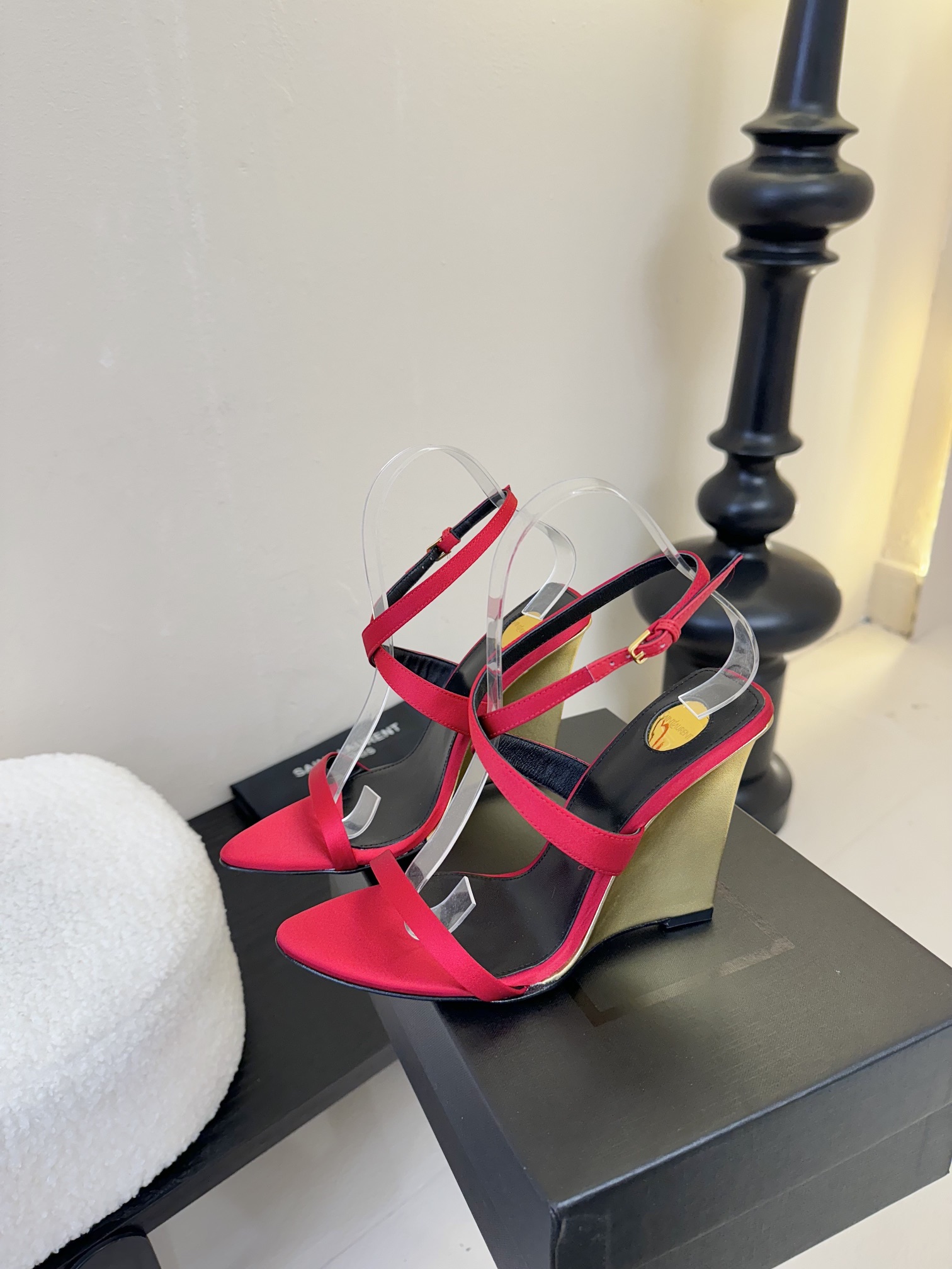 
Saint Laurent / 圣罗兰Lee金属钻链条尖头高跟鞋YSL姐姐的美丽尤物高跟鞋 又是人间圣