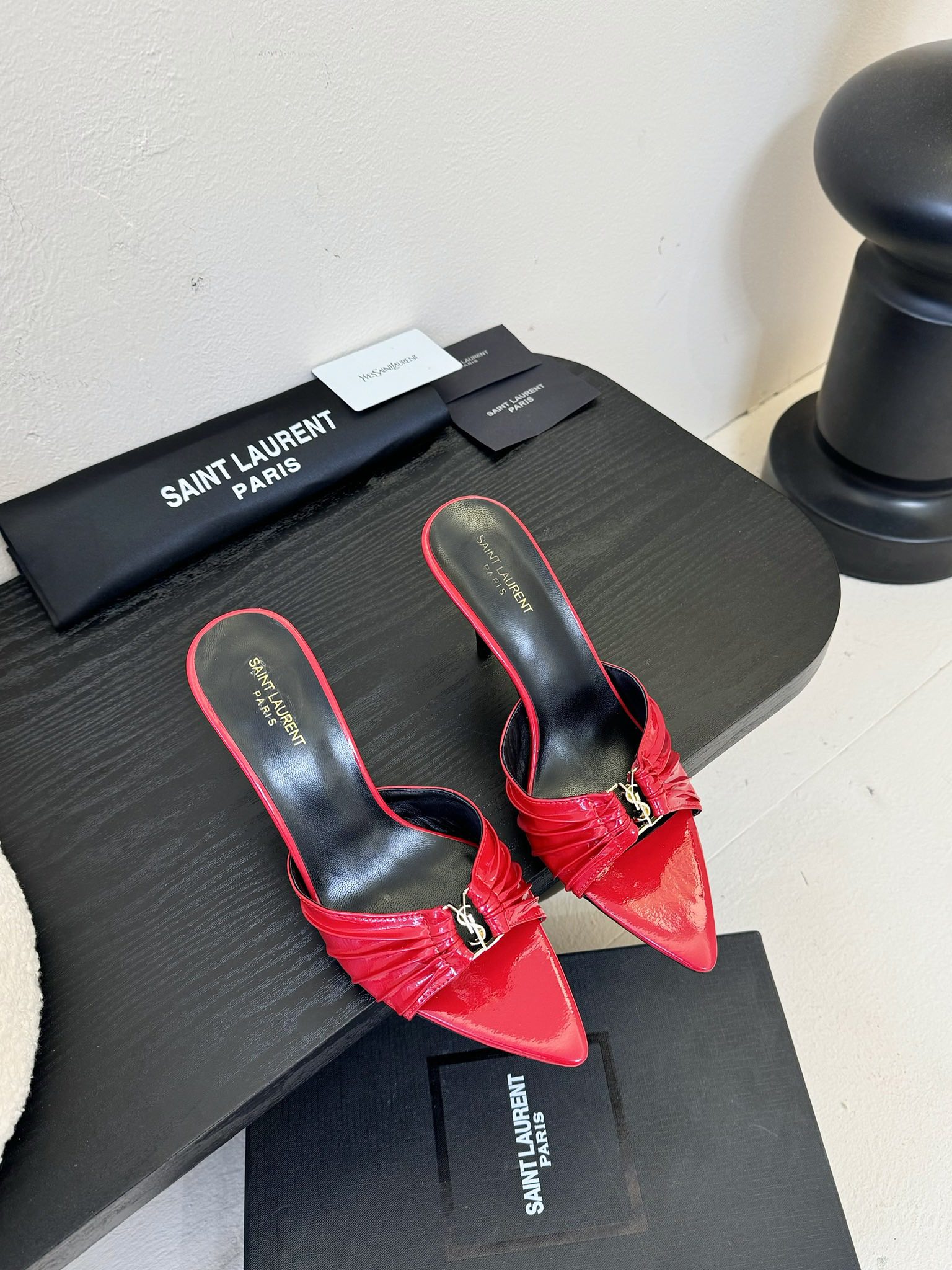 
Saint Laurent / 圣罗兰Lee金属钻链条尖头高跟鞋YSL姐姐的美丽尤物高跟鞋 又是人间圣