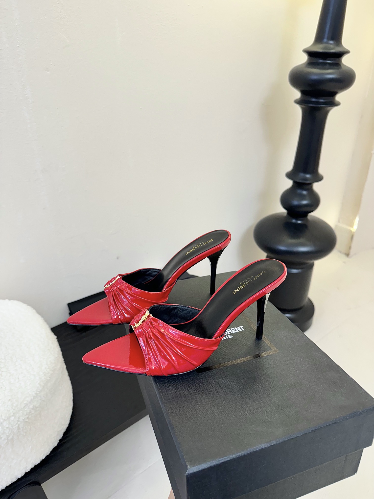 
Saint Laurent / 圣罗兰Lee金属钻链条尖头高跟鞋YSL姐姐的美丽尤物高跟鞋 又是人间圣