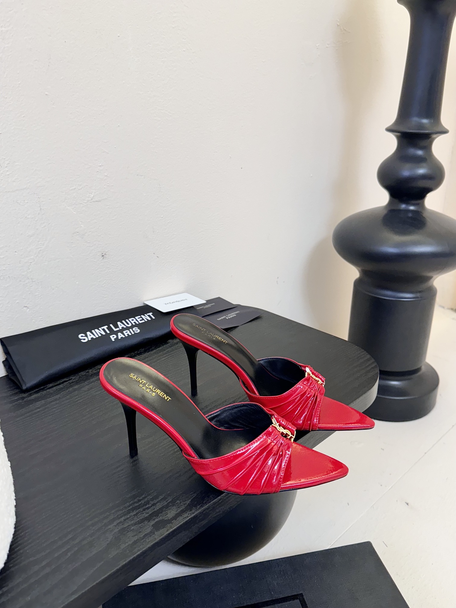 
Saint Laurent / 圣罗兰Lee金属钻链条尖头高跟鞋YSL姐姐的美丽尤物高跟鞋 又是人间圣