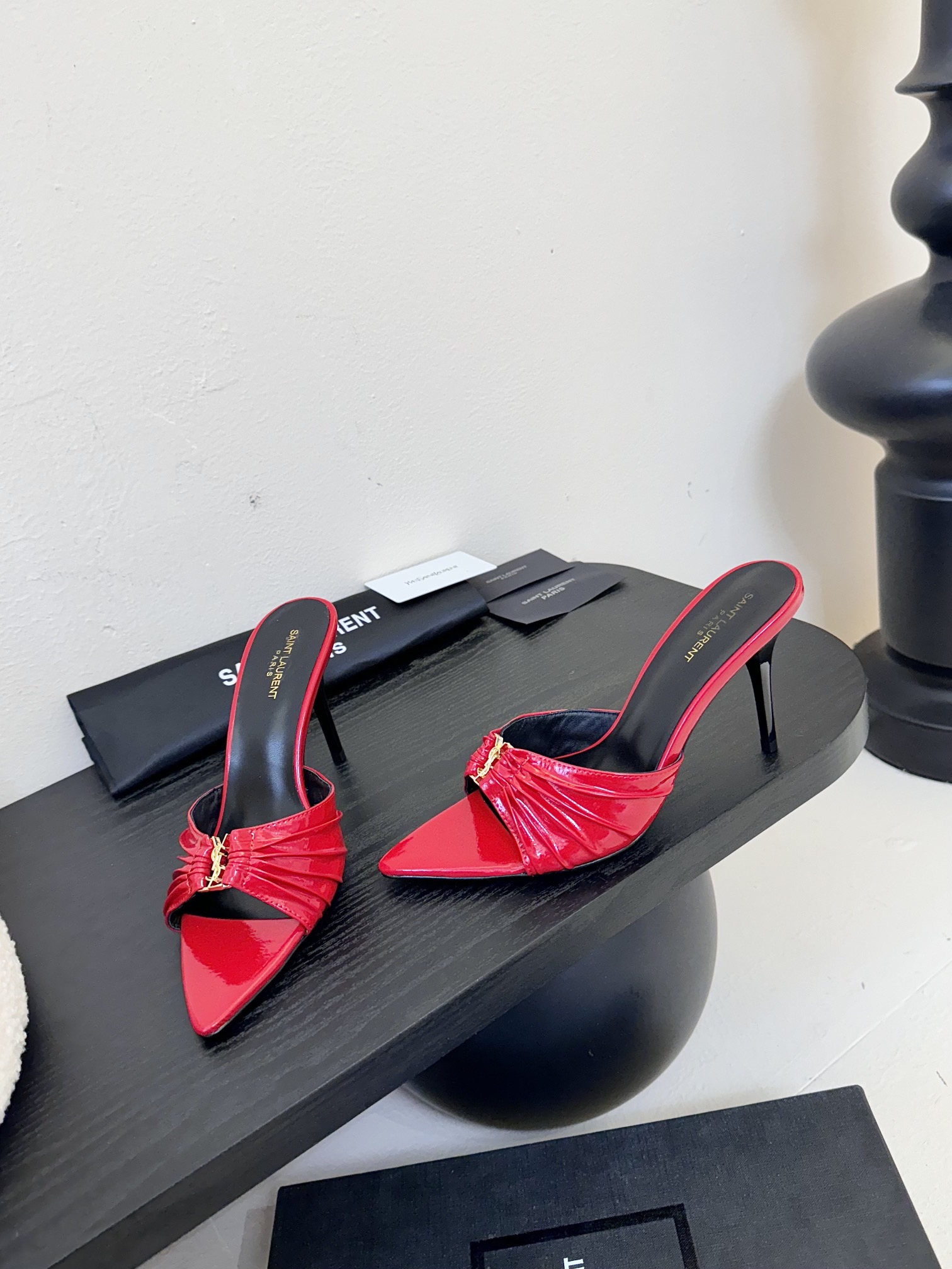 
Saint Laurent / 圣罗兰Lee金属钻链条尖头高跟鞋YSL姐姐的美丽尤物高跟鞋 又是人间圣
