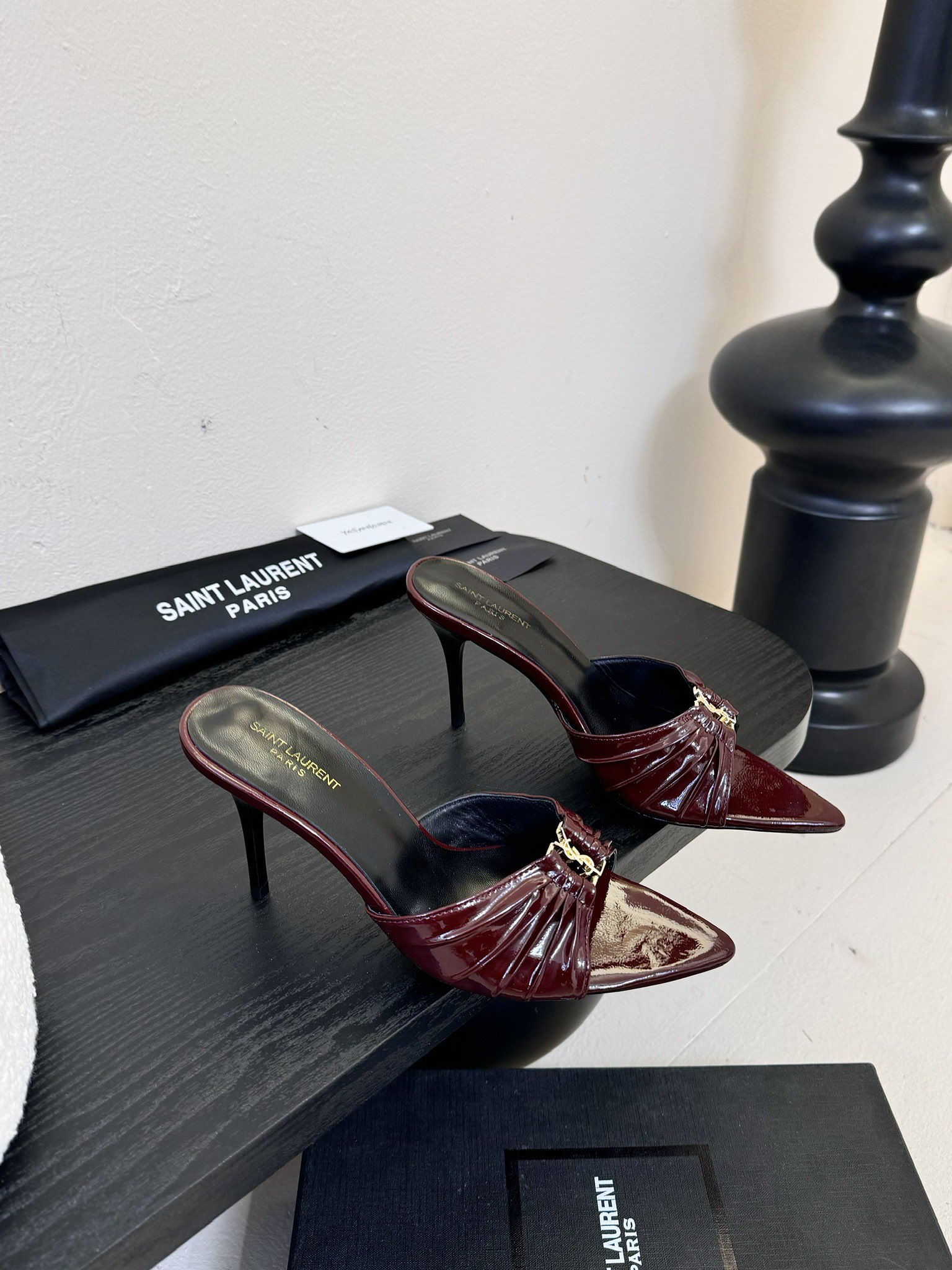 
Saint Laurent / 圣罗兰Lee金属钻链条尖头高跟鞋YSL姐姐的美丽尤物高跟鞋 又是人间圣