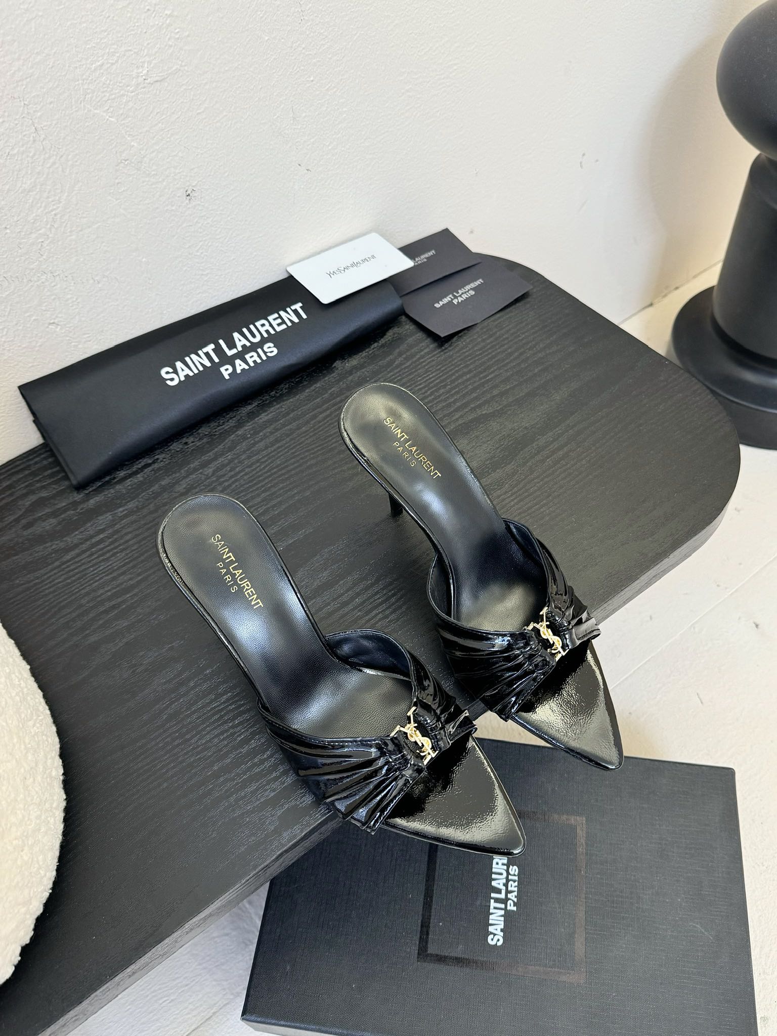 
Saint Laurent / 圣罗兰Lee金属钻链条尖头高跟鞋YSL姐姐的美丽尤物高跟鞋 又是人间圣