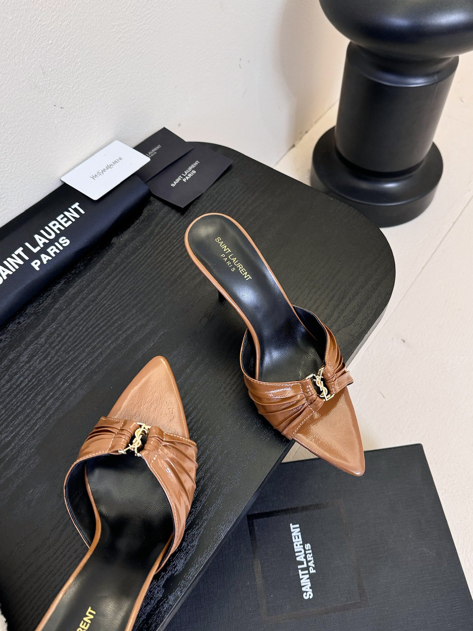 
Saint Laurent / 圣罗兰Lee金属钻链条尖头高跟鞋YSL姐姐的美丽尤物高跟鞋 又是人间圣
