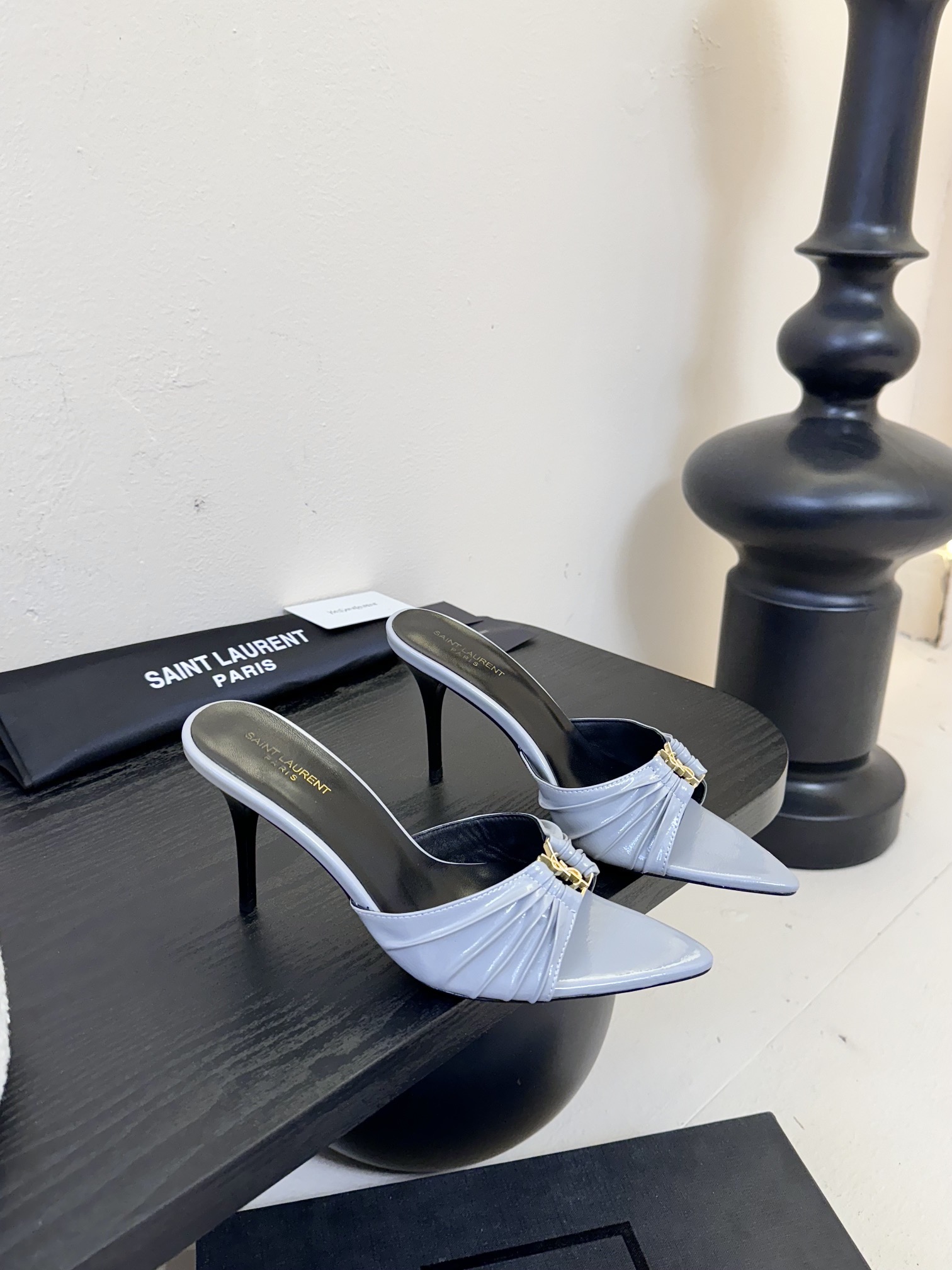 
Saint Laurent / 圣罗兰Lee金属钻链条尖头高跟鞋YSL姐姐的美丽尤物高跟鞋 又是人间圣