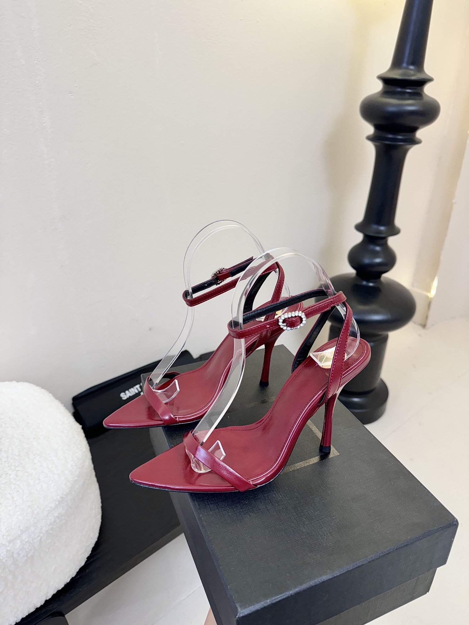 
Saint Laurent / 圣罗兰Lee金属钻链条尖头高跟鞋YSL姐姐的美丽尤物高跟鞋 又是人间圣