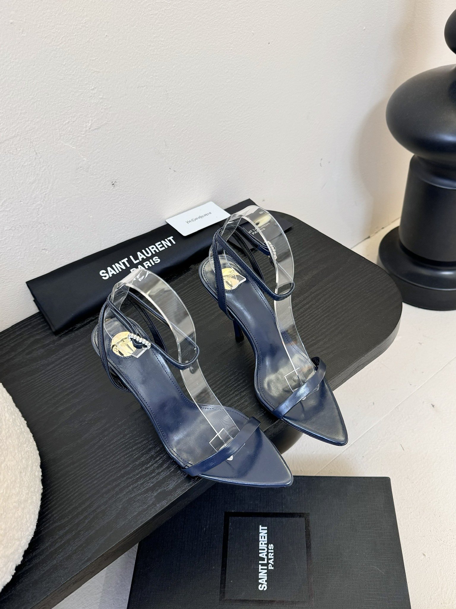 
Saint Laurent / 圣罗兰Lee金属钻链条尖头高跟鞋YSL姐姐的美丽尤物高跟鞋 又是人间圣