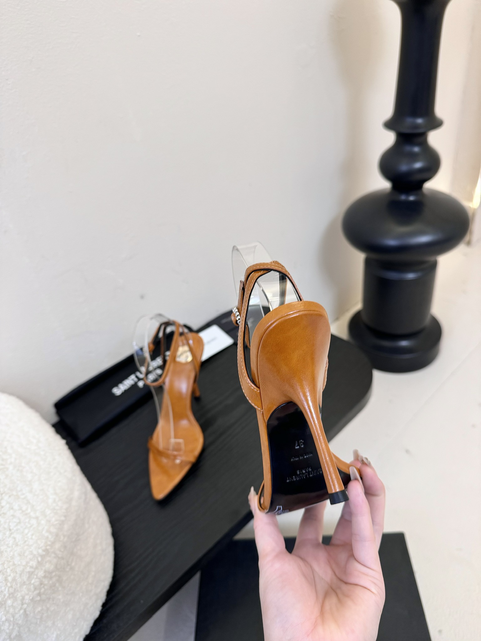 
Saint Laurent / 圣罗兰Lee金属钻链条尖头高跟鞋YSL姐姐的美丽尤物高跟鞋 又是人间圣