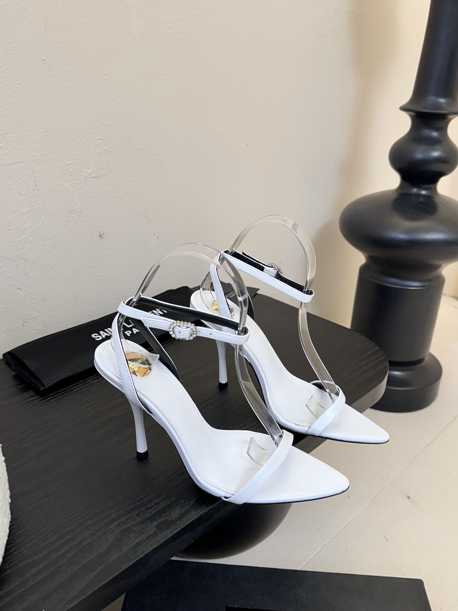 
Saint Laurent / 圣罗兰Lee金属钻链条尖头高跟鞋YSL姐姐的美丽尤物高跟鞋 又是人间圣