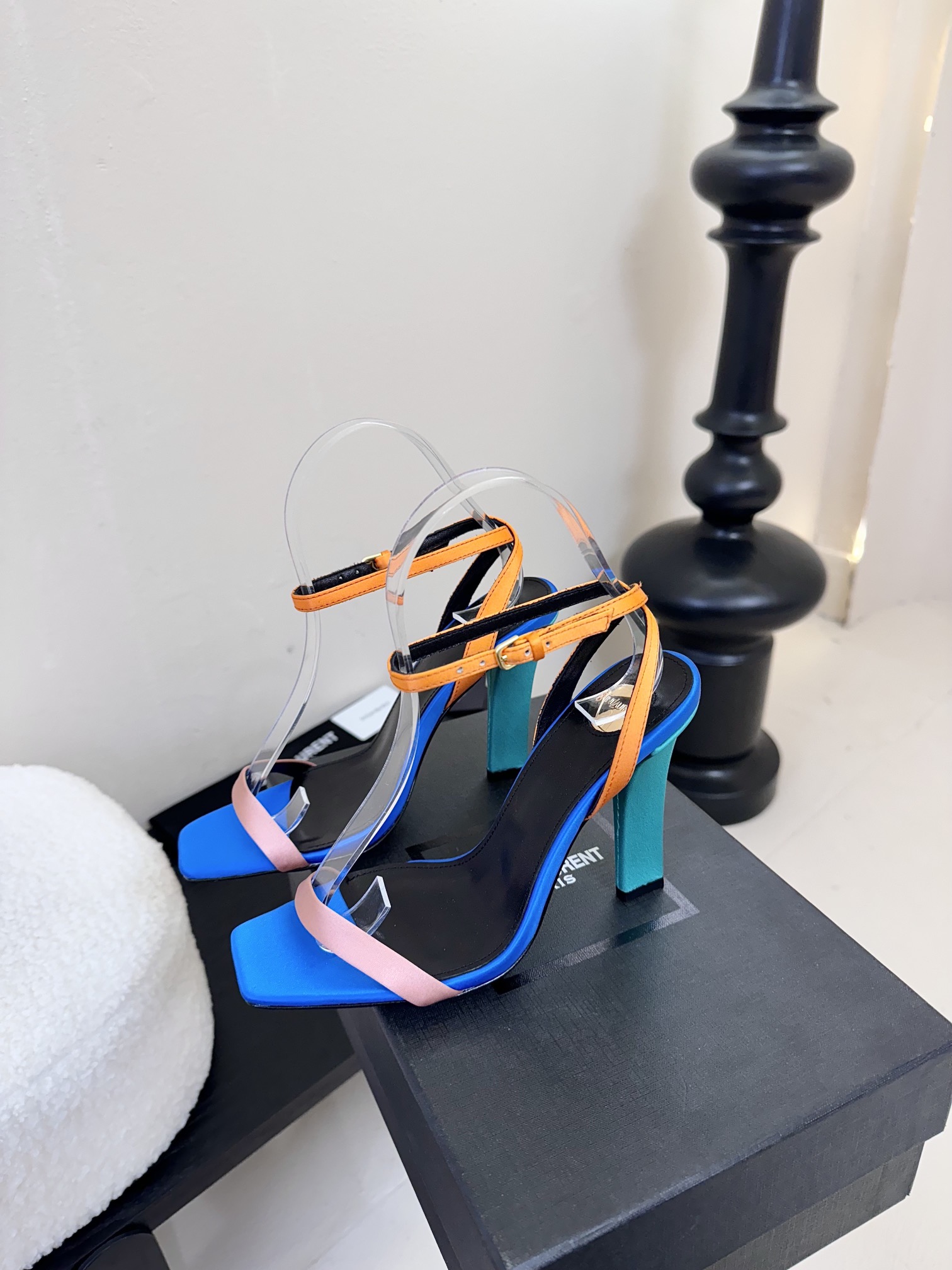 
Saint Laurent / 圣罗兰Lee金属钻链条尖头高跟鞋YSL姐姐的美丽尤物高跟鞋 又是人间圣