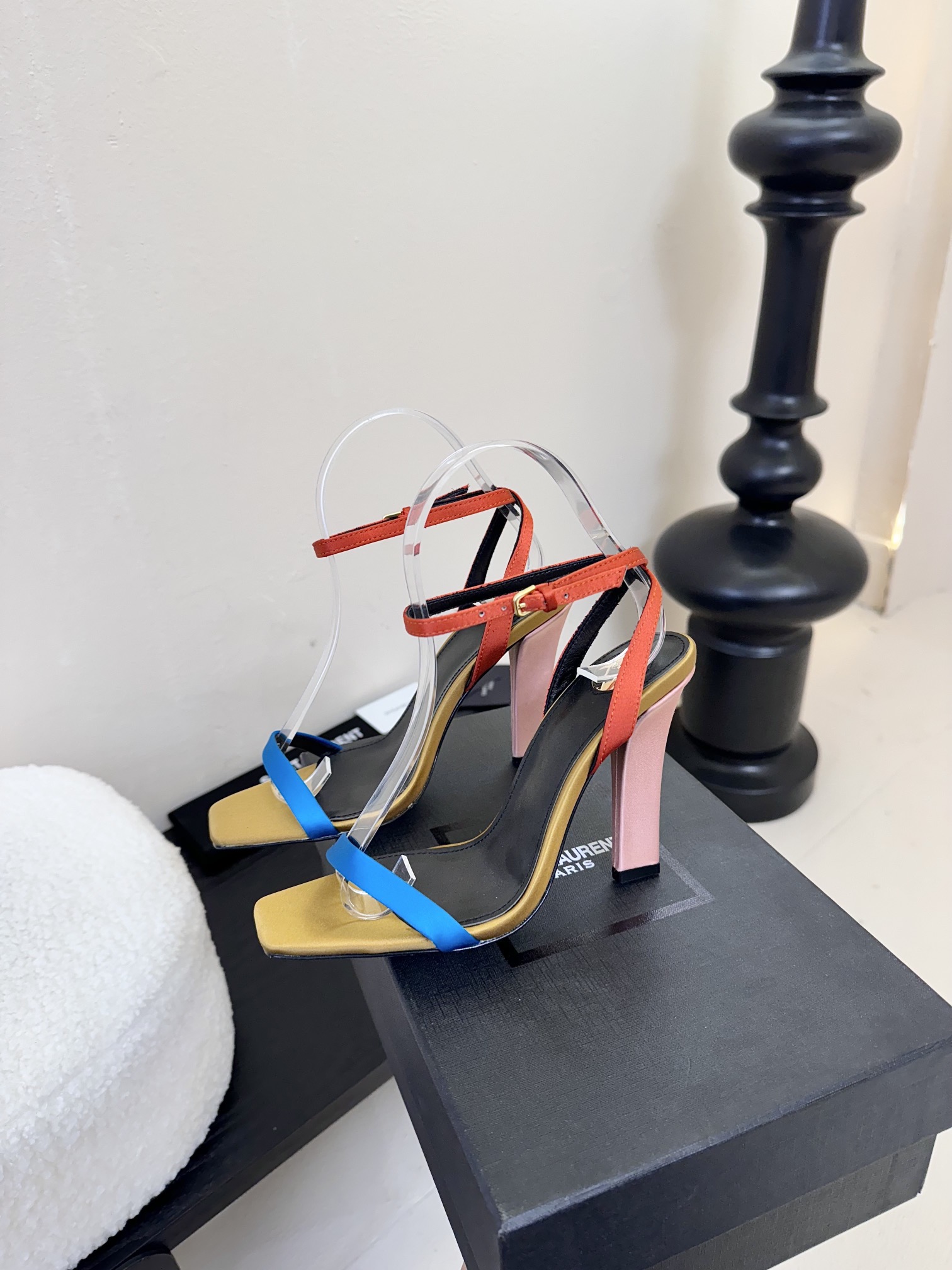 
Saint Laurent / 圣罗兰Lee金属钻链条尖头高跟鞋YSL姐姐的美丽尤物高跟鞋 又是人间圣