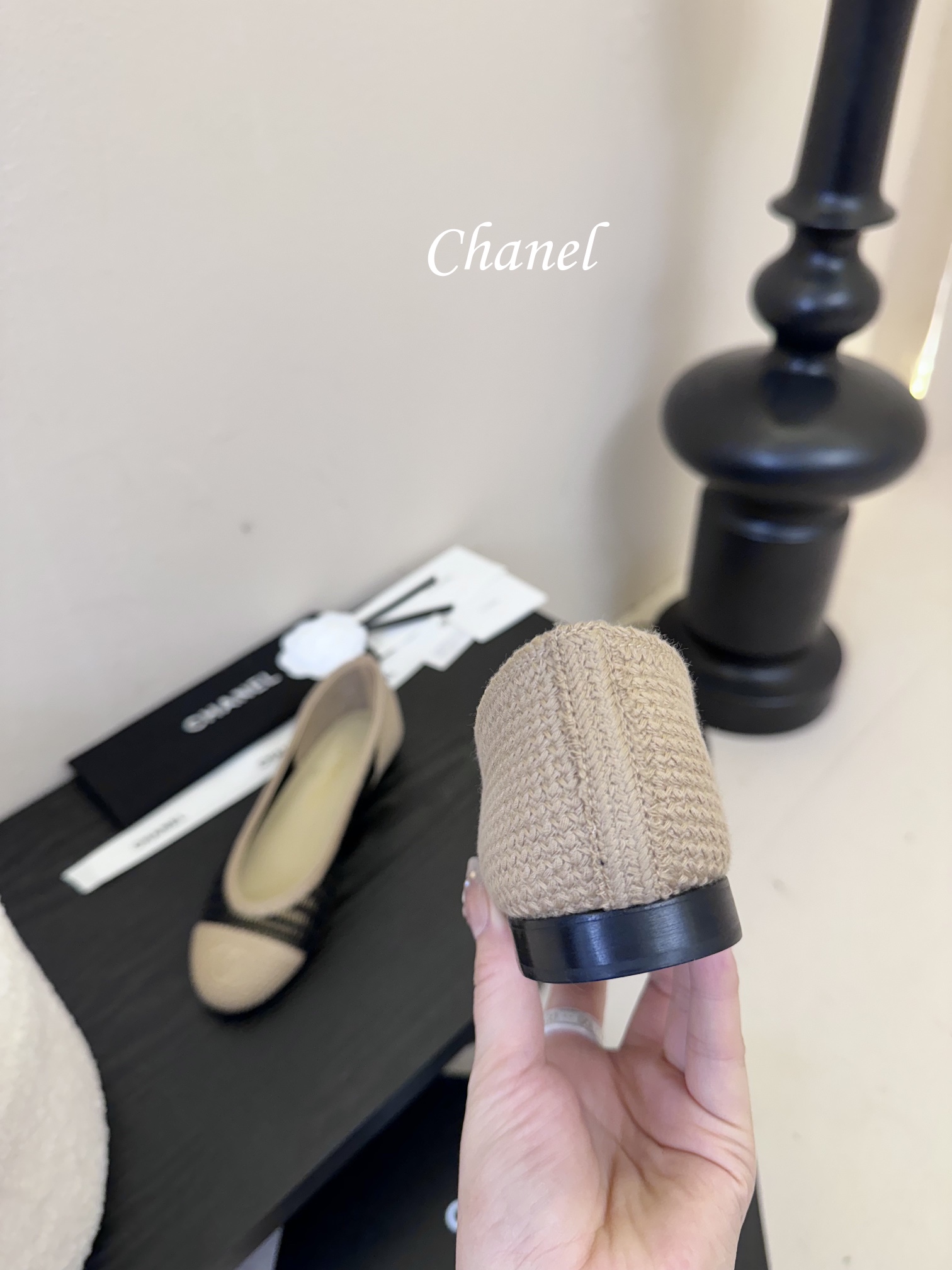顶级
CHANE*｜小香25。春夏新品
拉菲草芭蕾舞鞋
永恒的经典  名媛气质十足
香奶奶事时尚界当仁不