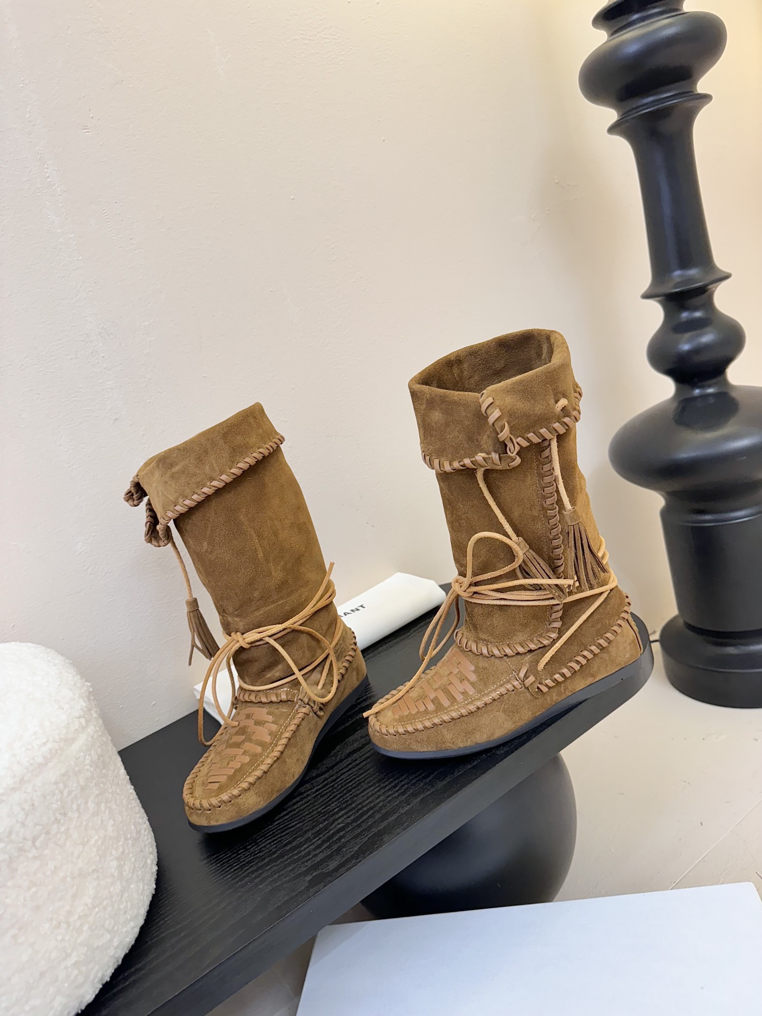 

  Isabel Marant  伊莎贝尔
                          𝙄𝙨
