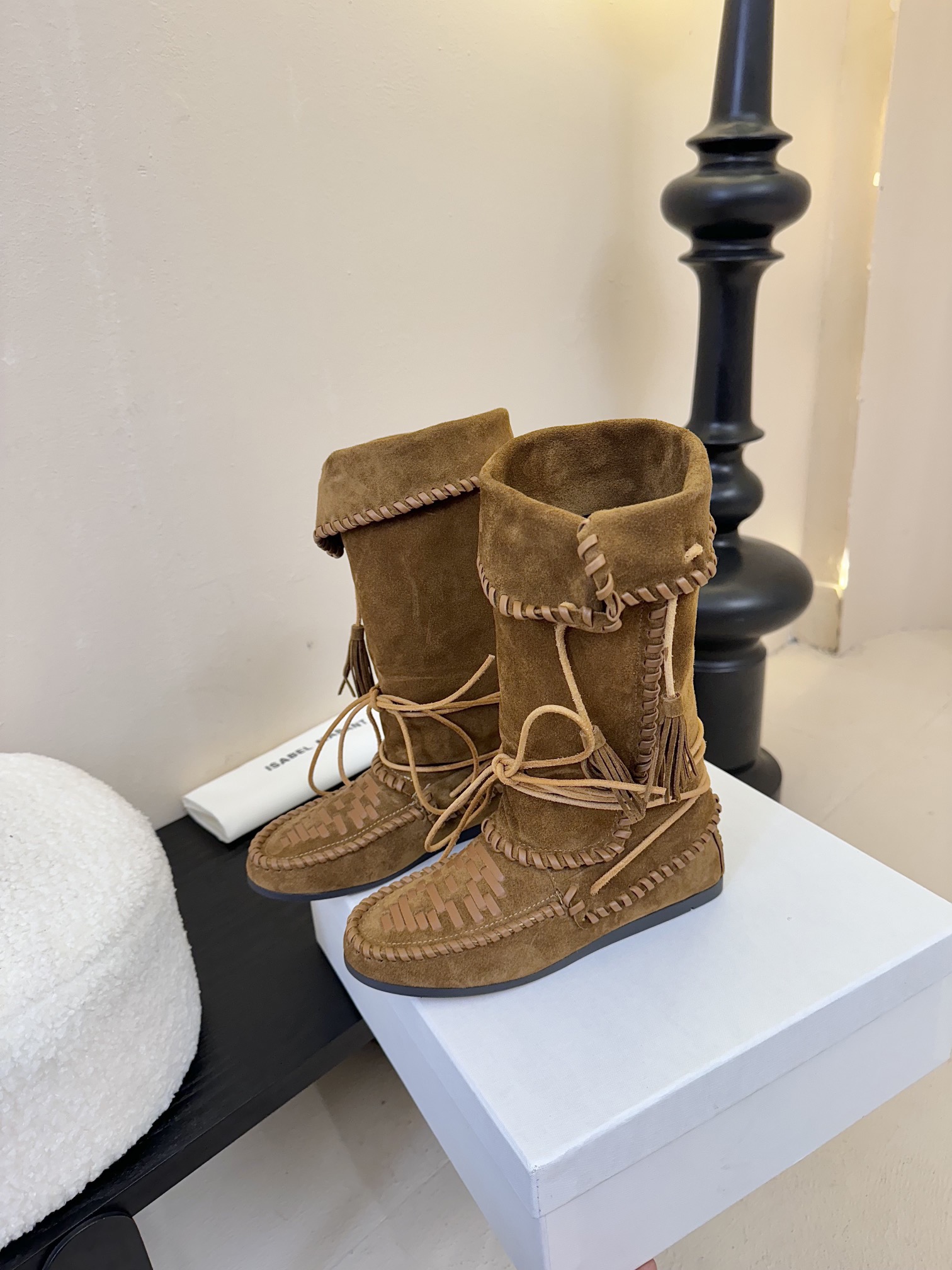 

  Isabel Marant  伊莎贝尔
                          𝙄𝙨