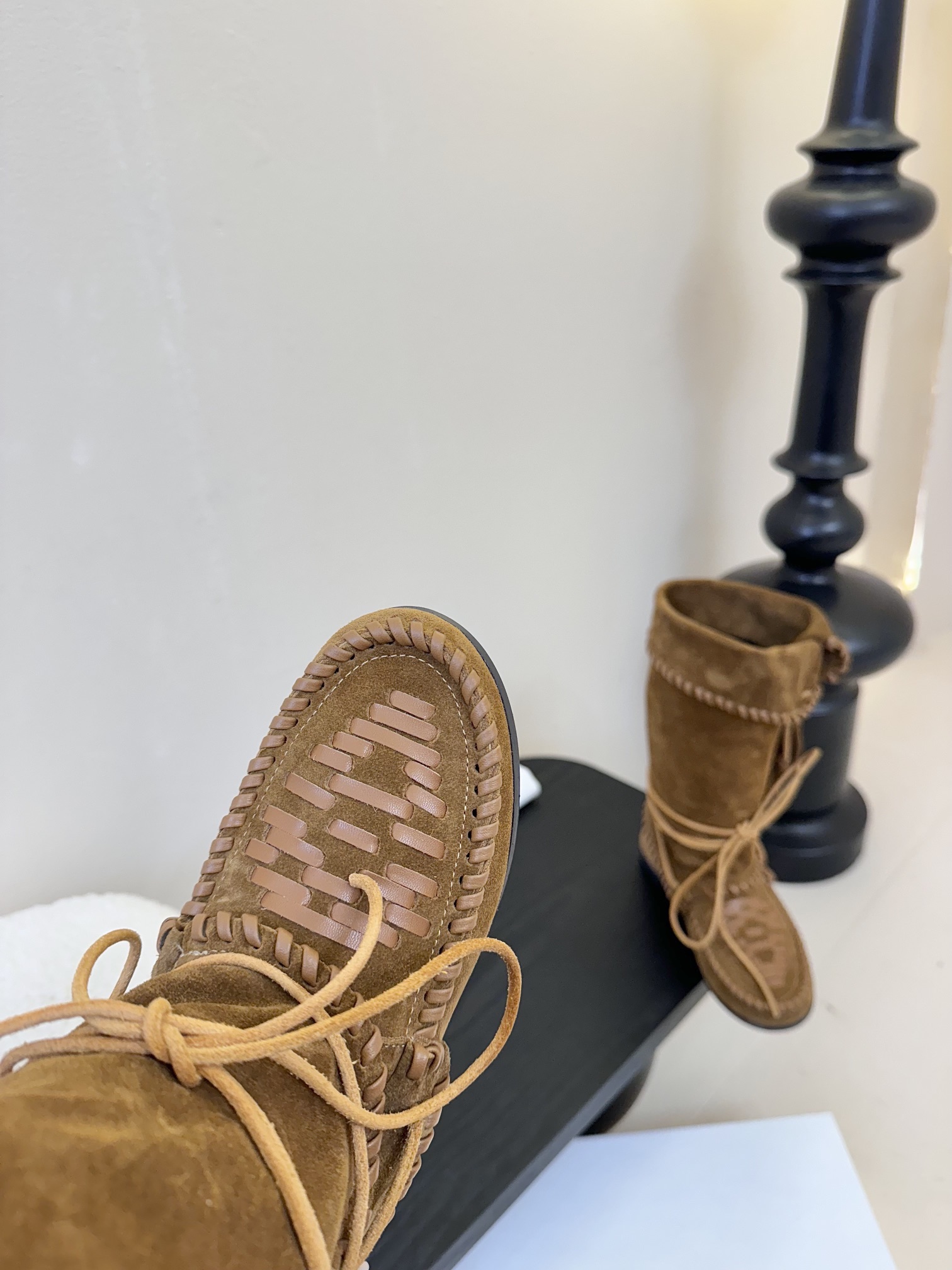 

  Isabel Marant  伊莎贝尔
                          𝙄𝙨
