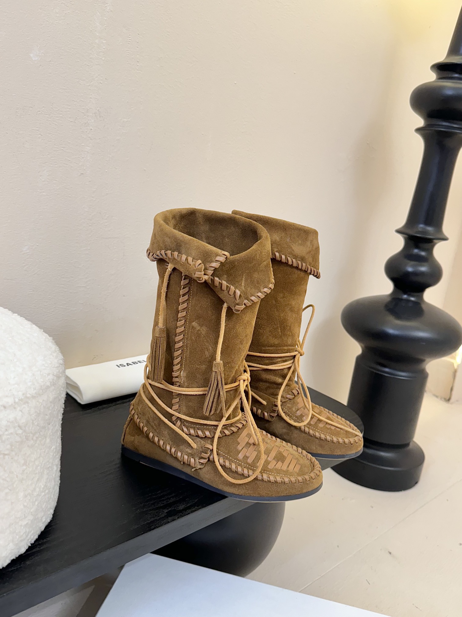 

  Isabel Marant  伊莎贝尔
                          𝙄𝙨