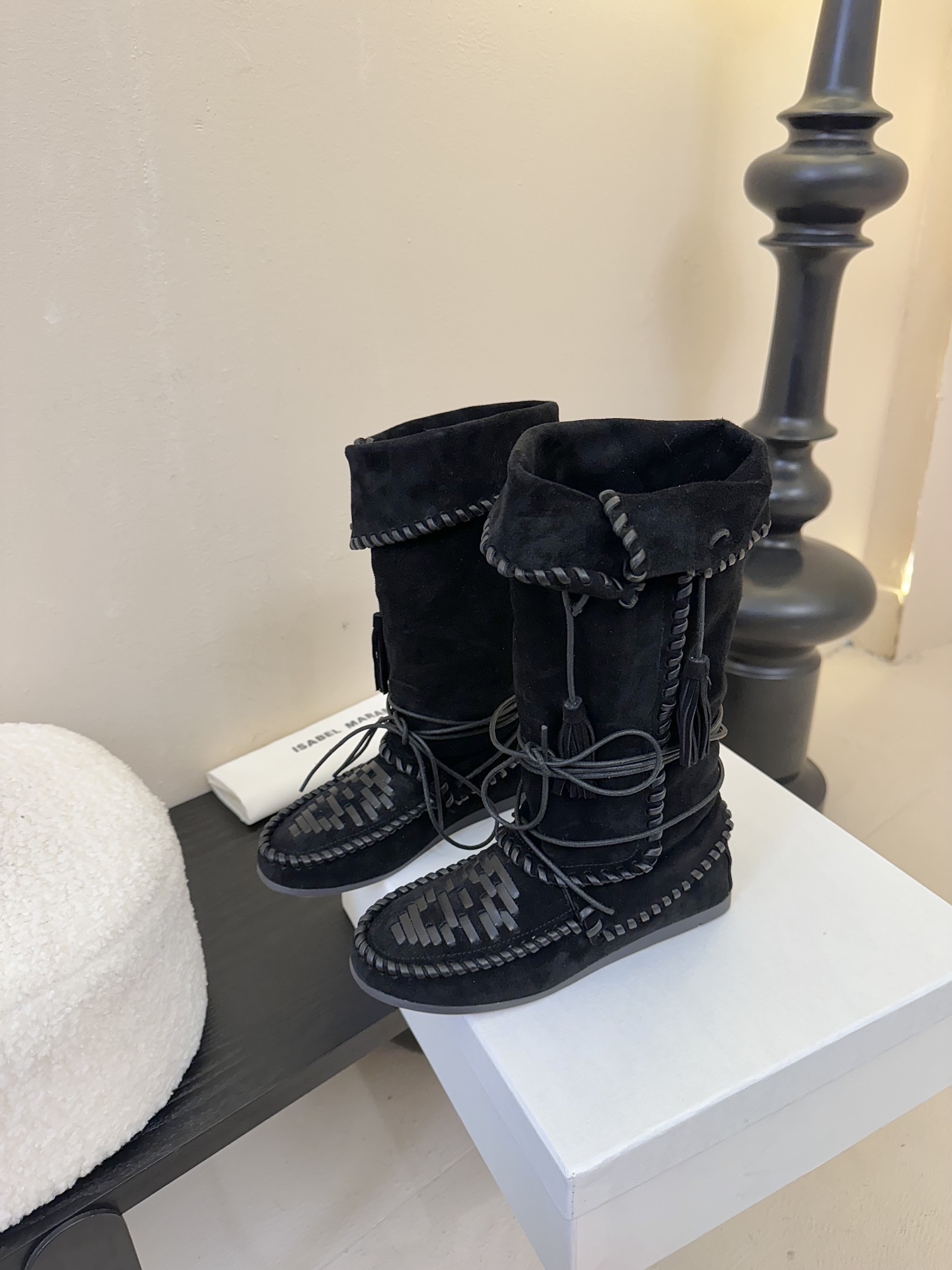 

  Isabel Marant  伊莎贝尔
                          𝙄𝙨